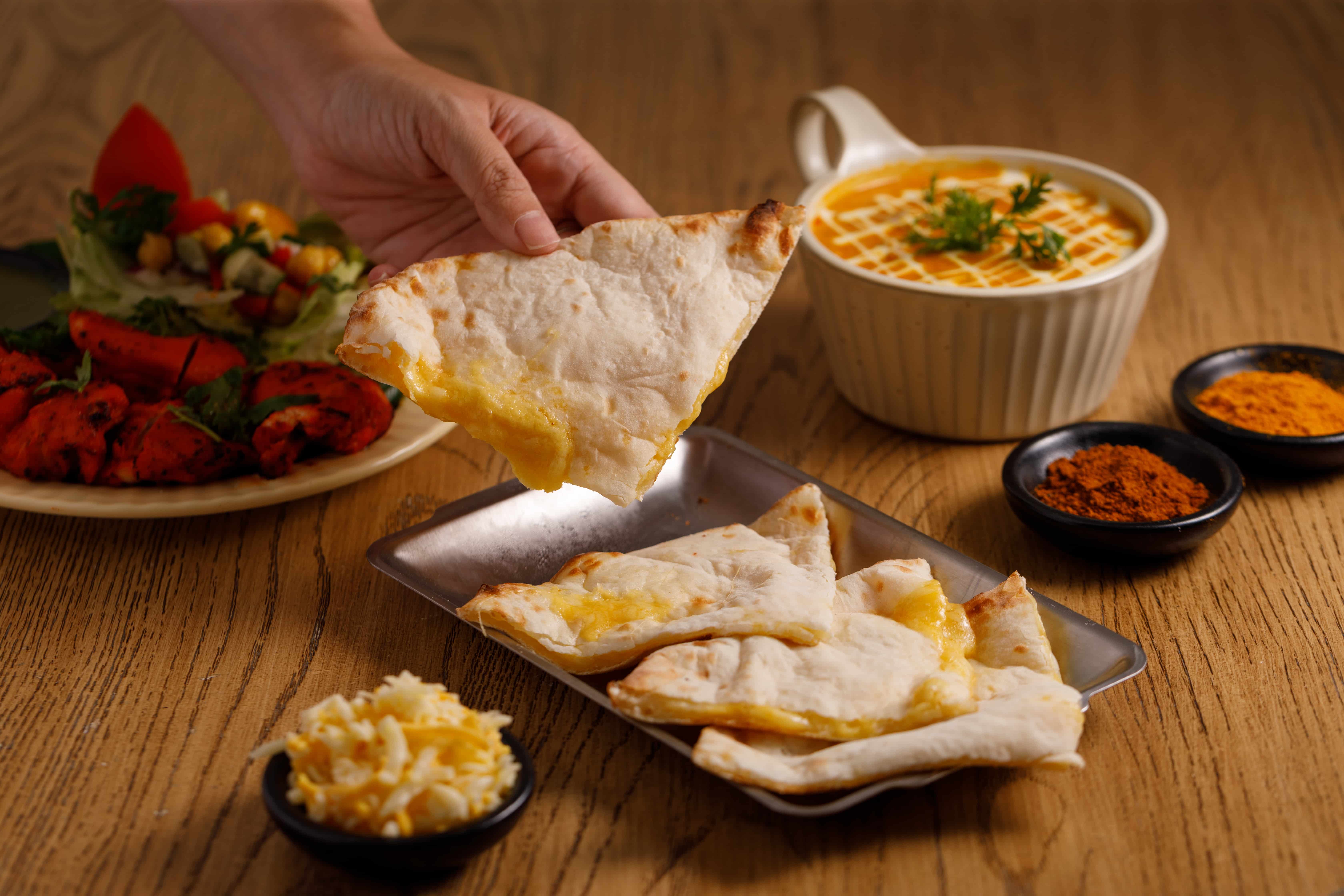 食慾之秋必選熱呼呼的印度烤餅配上印度咖哩。