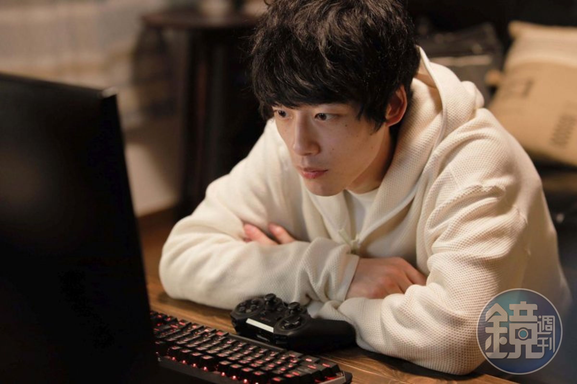 《光之老爸 劇場版》光生決定介紹老爸加入電玩的世界，希望能化解他的心結。（天馬行空提供）