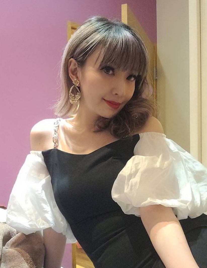 王宜安曾被韓國受訪對象擁抱道別時趁機舔她的頸部。(好好聽FM提供)