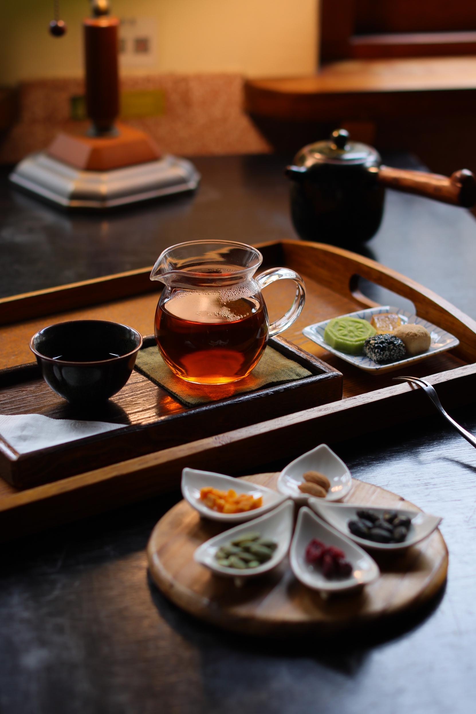 茶點配上細心挑選的老店餅舖點心,讓人眼裡欣賞老建築、嘴裡咀嚼舊時光。
