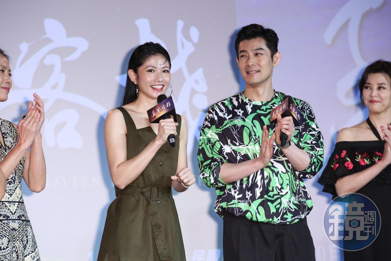 施易男和李千那飾演孟婆客棧第一組重要客人梁山伯與祝英台。