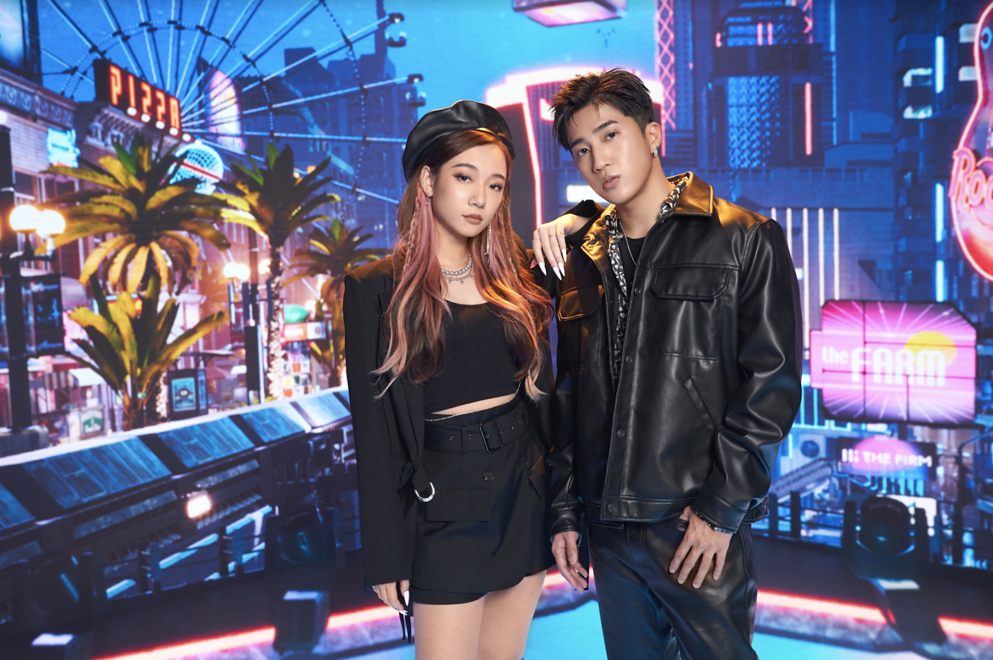 《在田星球》音樂節目將於本月26日直播，Julia 吳卓源（左）和婁峻碩（右）將第一次演出彼此合作的歌曲。（KKFARM提供）