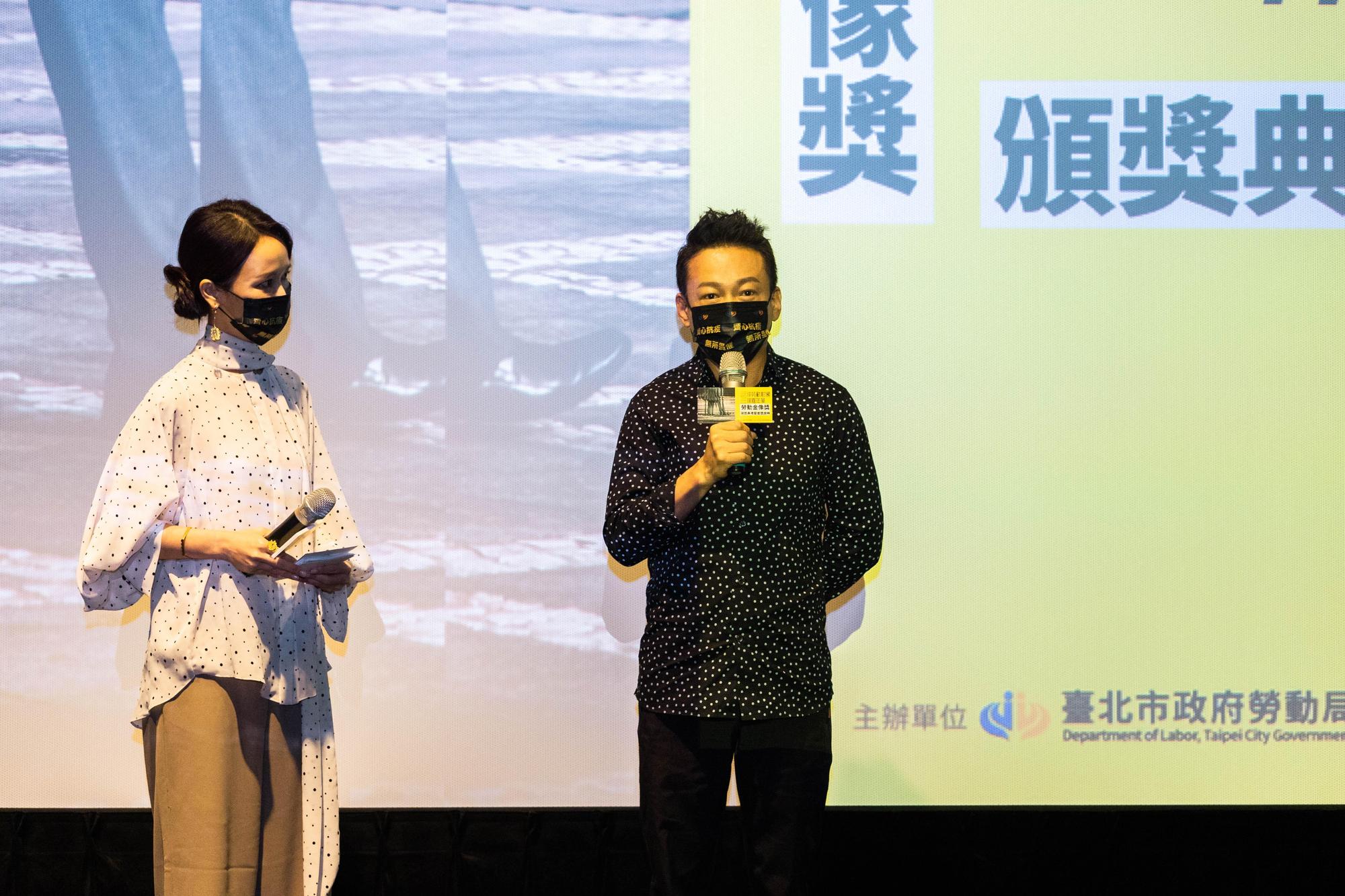 為勞動金像獎擔任代言人的李康生雖然忙於電影宣傳，也抽空來為活動頒獎。（電影戲劇業職業工會）