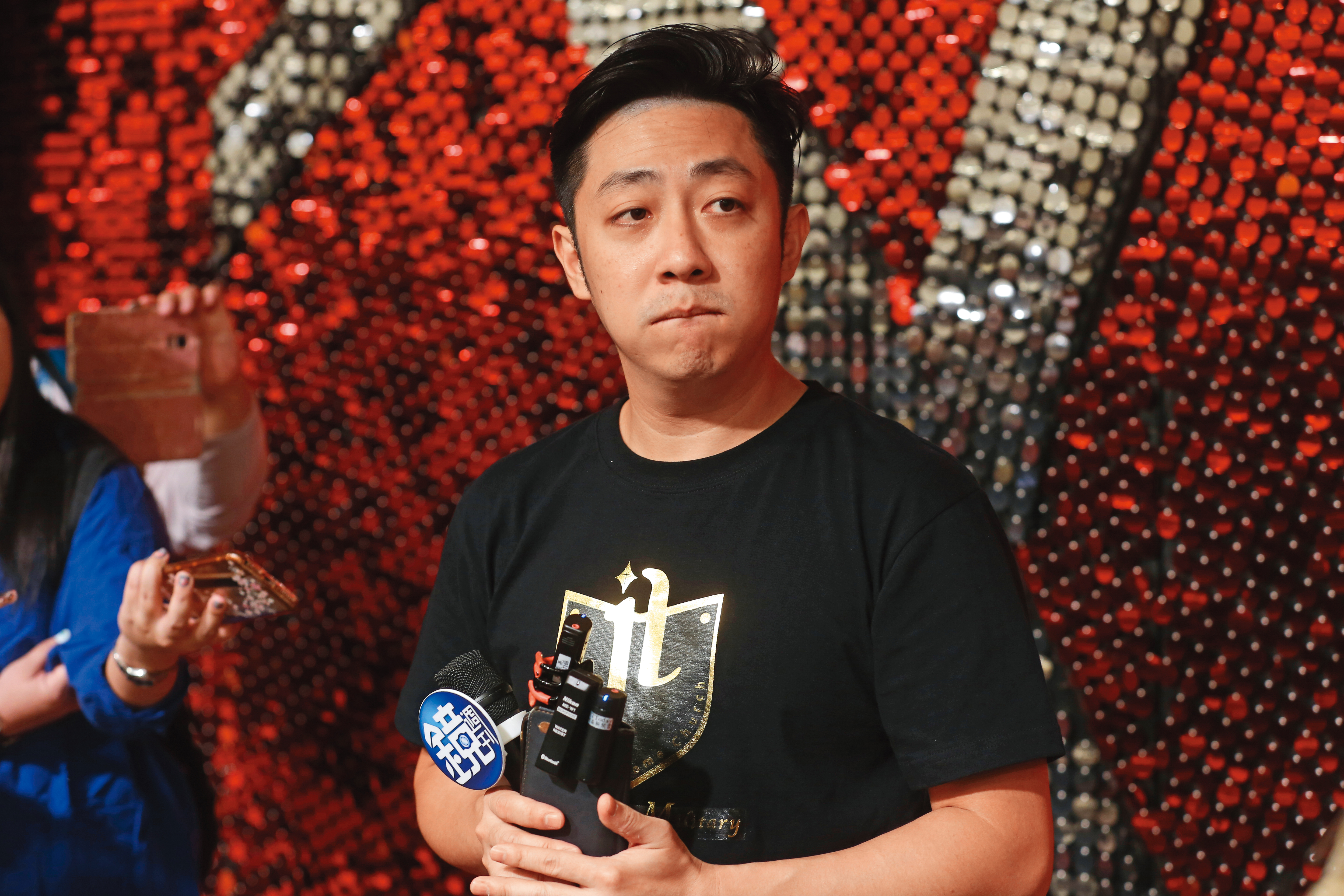 馬來西亞籍超偶歌手艾成今（17日）傳出死亡意外。