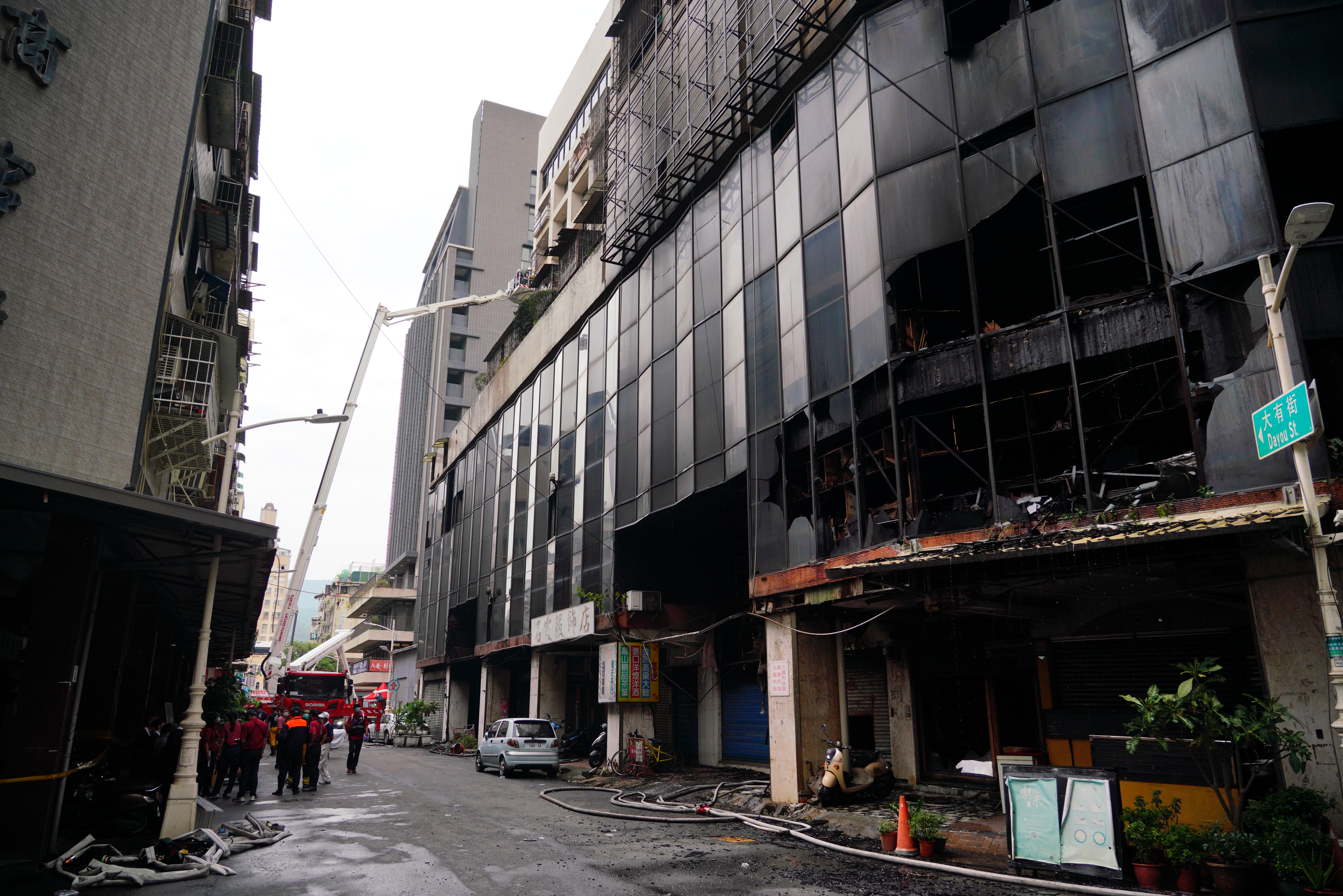 中信金、兆豐金率先捐款，希望能協助高雄城中城大火受災戶。