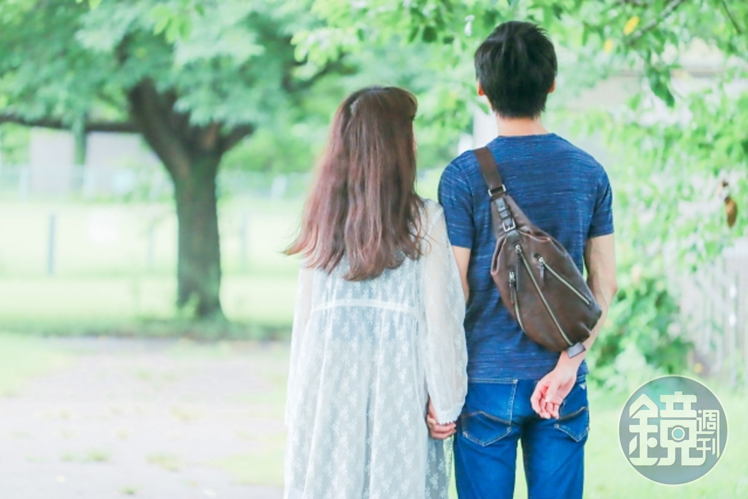 一位檳榔攤老闆娘不但找女員工與小王一起出遊，當晚女員工還聽到2人激戰聲，而向老闆揭發姦情。示意圖，非當事人。（翻攝自Photo Ac）
