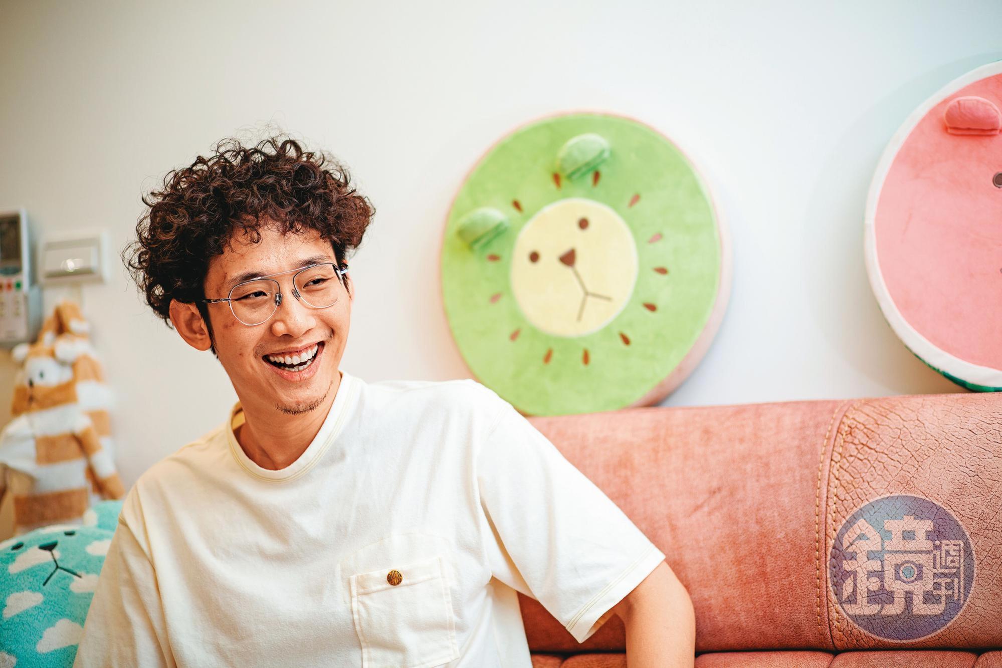 Gene Huang是典型的高材生：第一名保送成大資管，跳級畢業，現於外商工作。今年6月他以新台幣不到70萬元買入4隻無聊猿猴，2個月後漲到2千萬元。