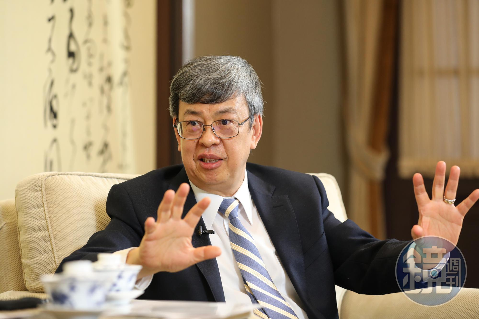 前副總統陳建仁表示,疫苗覆蓋率提升搭配上口服藥的使用,明年疫情將能控制得很好。(本刊資料照)