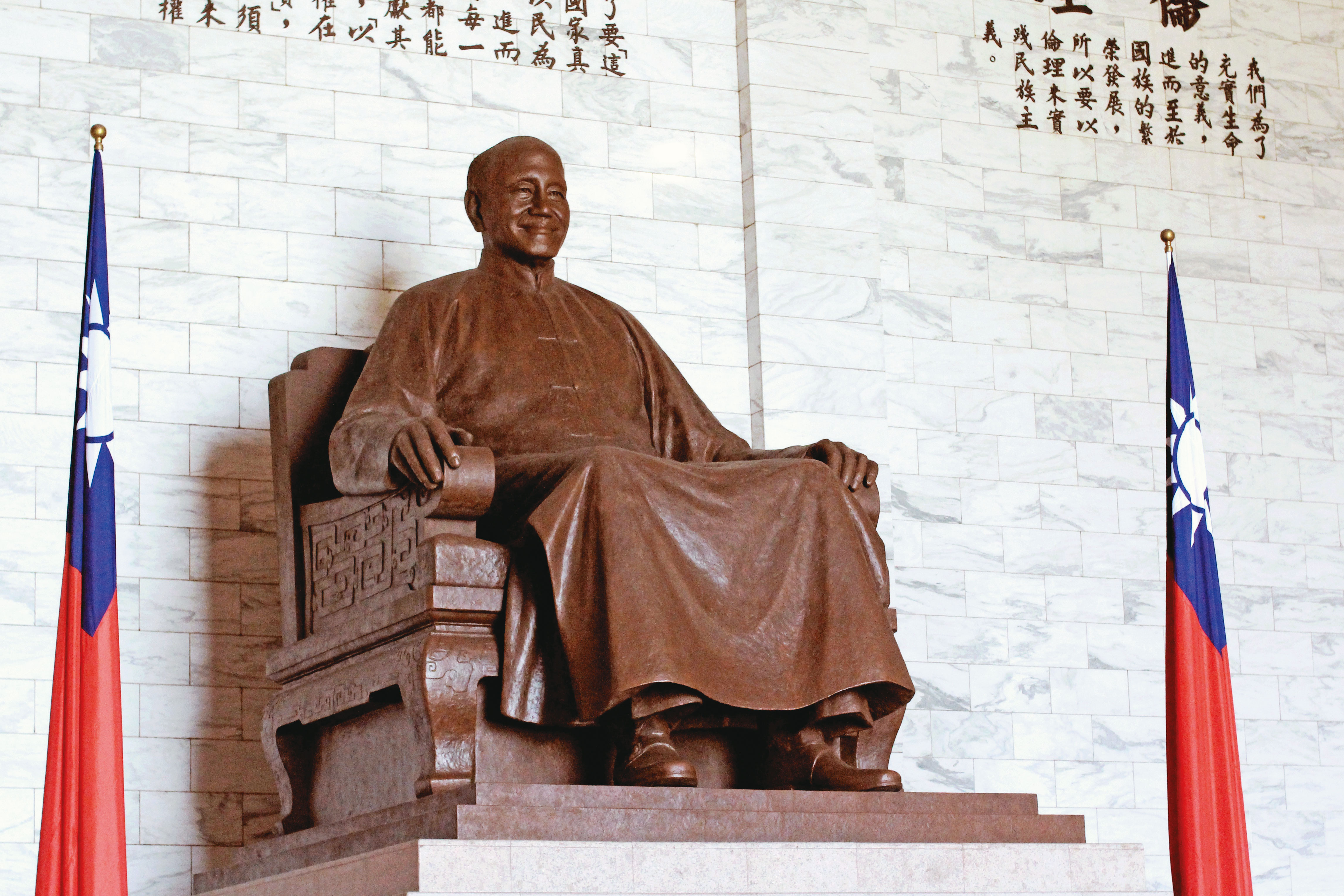 台灣的轉型正義即將踏入深水區。這個深水區裡不只有中正紀念堂的銅像（圖），還有「黃國書們」的問題。（pixabay）