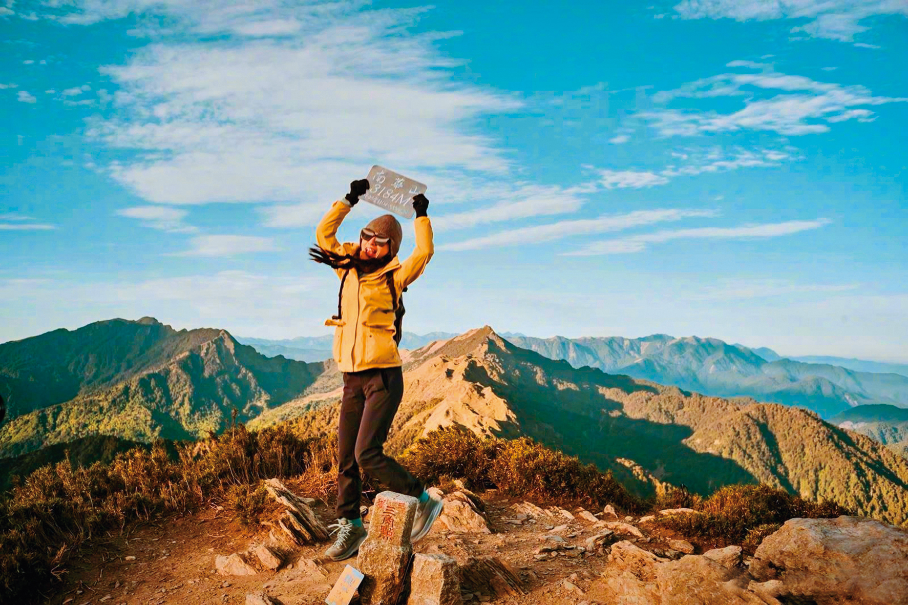 今年金曲獎公布入圍名單時,田馥甄正在爬山,直到下山後,才獲知入圍消息,如今更奪下歌后獎座。(翻攝自田馥甄Hebe微博)