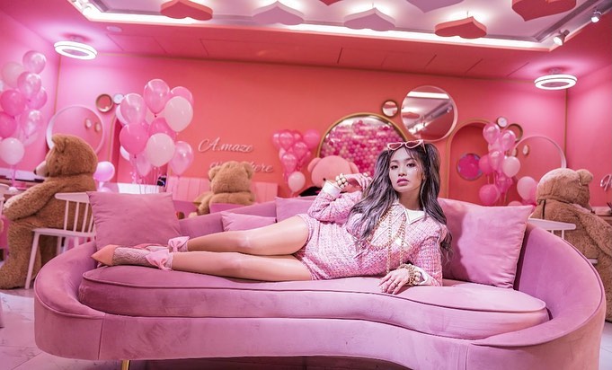 陳芳語推出新曲《玻璃心》被視為新一代「抗中神曲」。（翻攝陳芳語IG）