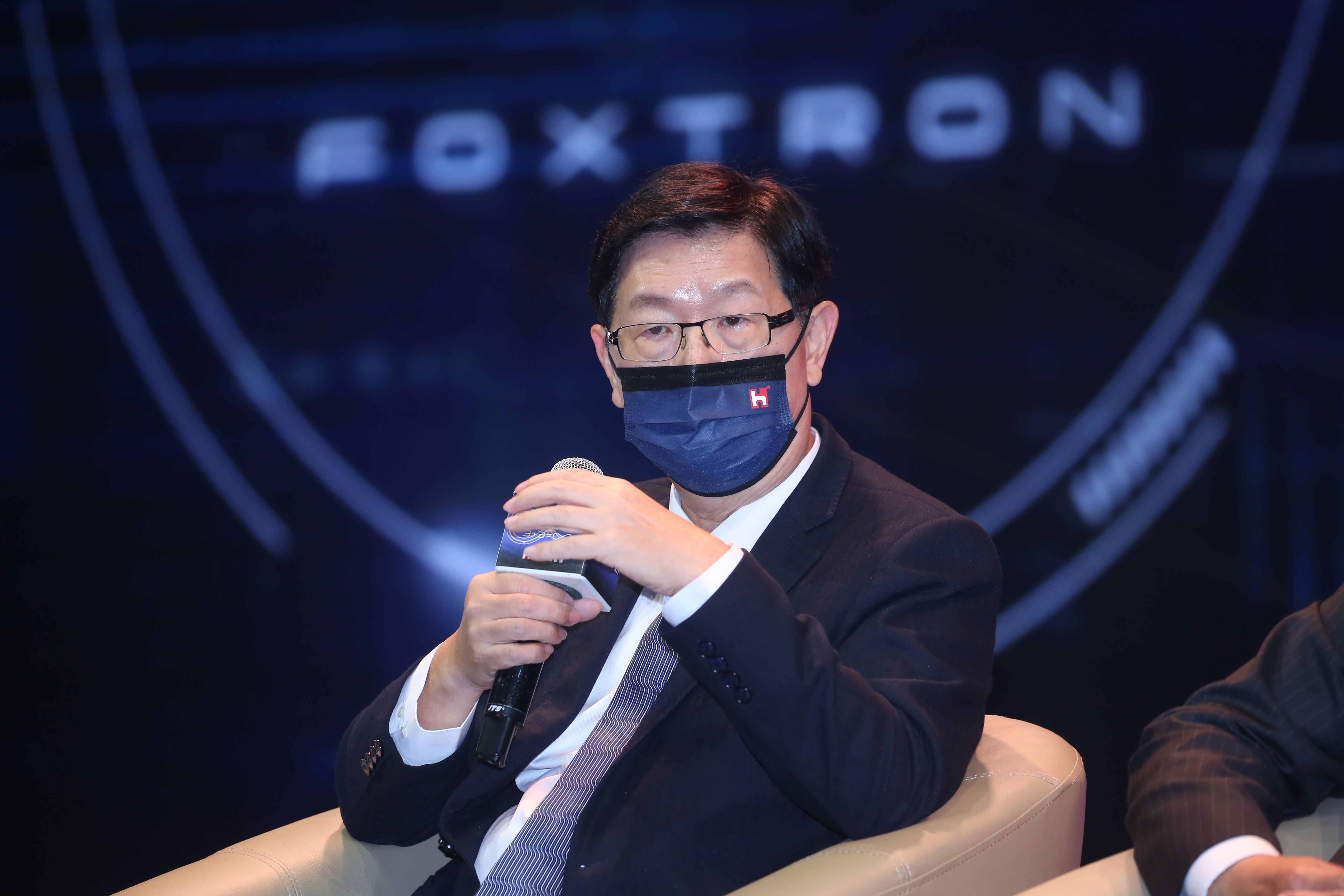 鴻海集團董事長劉揚偉在2021鴻海科技日上表示，汽車產業「電動化」是大勢所趨，「智慧化」才是決勝關鍵。