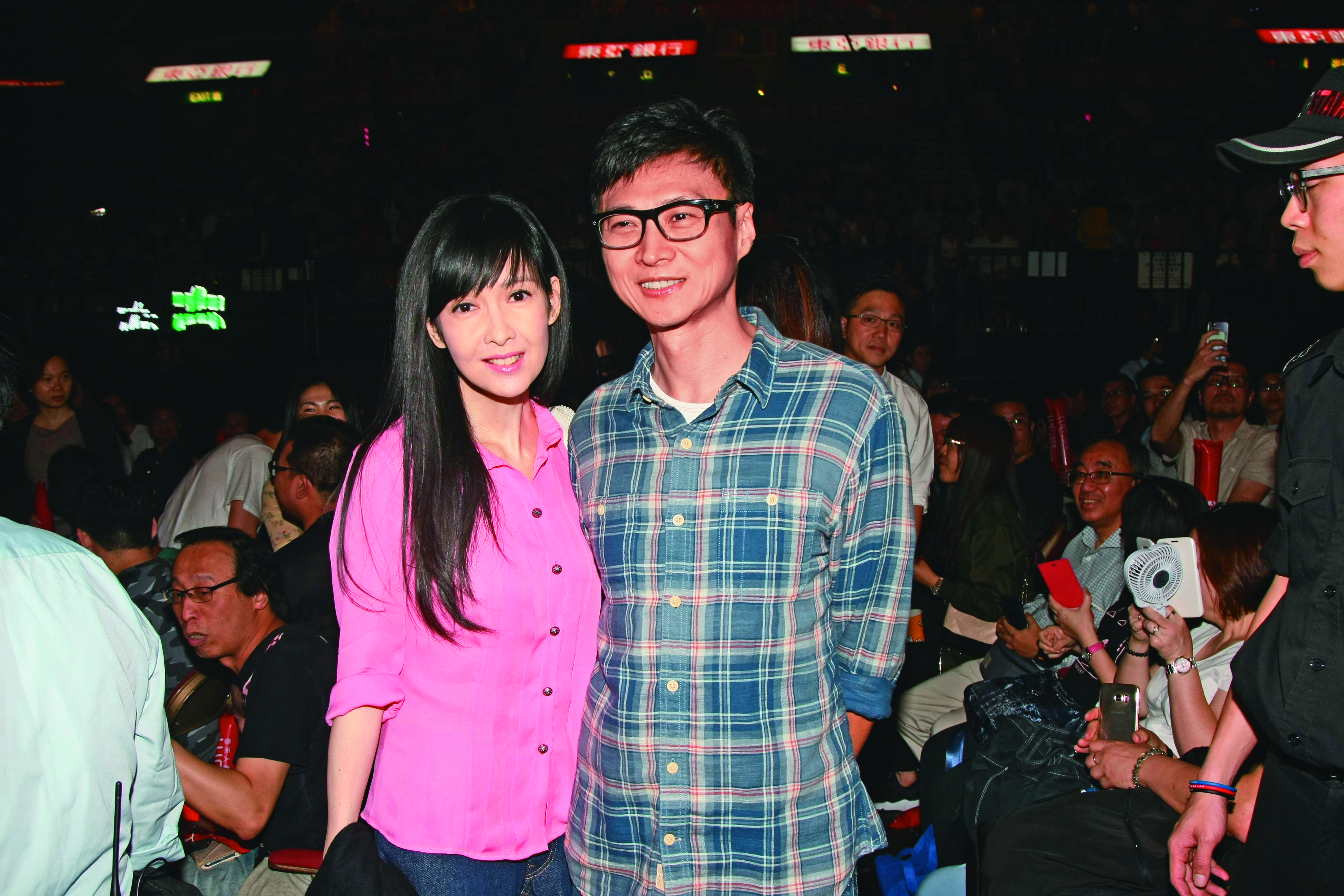 倪震（右）背叛周慧敏（左）一度被封「世紀渣男」分手，但又被她回收。（東方IC）