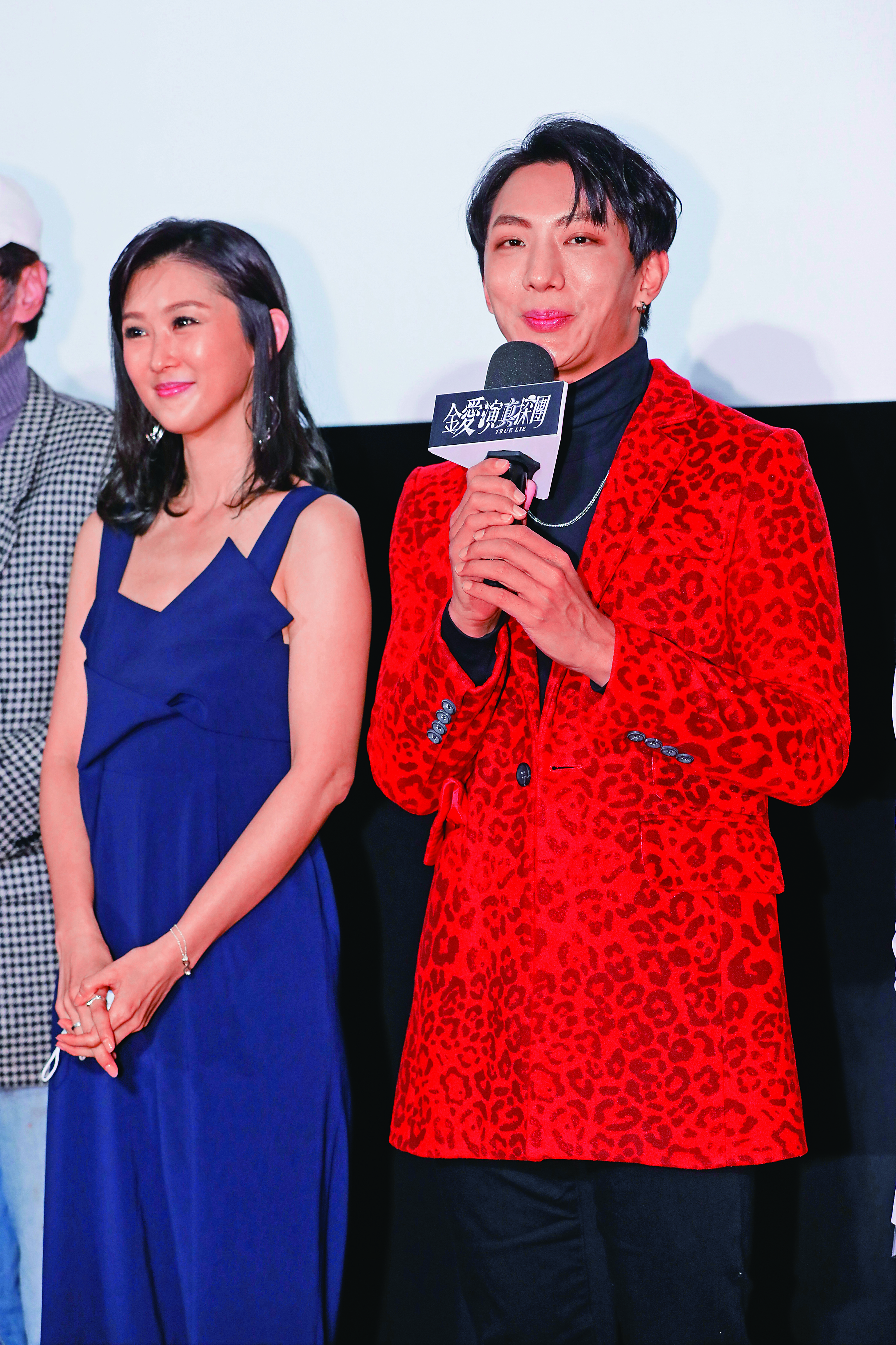 過去明杰(右)曾是偶像男團成員,現為八點檔的潛力演員,私生活方面也是越來越精彩。左為陳珮騏。