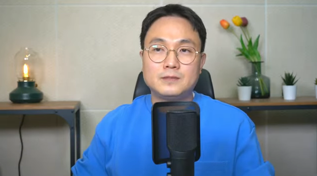 YouTuber李鎮浩指出,金宣虎的前女友真實身分曝光會影響他的形象。(翻攝自YouTube畫面)