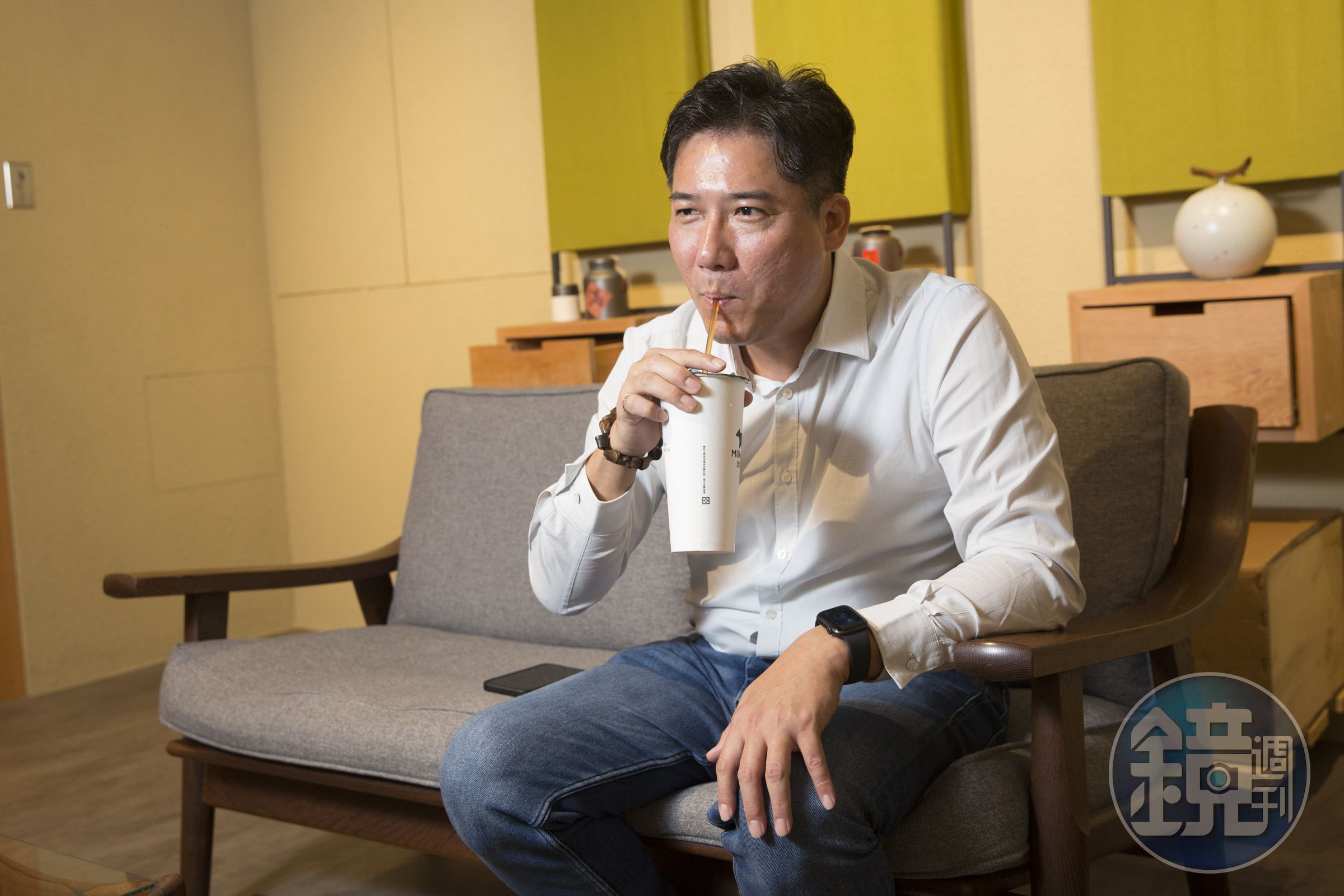 1天要喝至少3杯自家茶飲的林建燁認為，賣手搖飲得做自己敢喝的飲料。