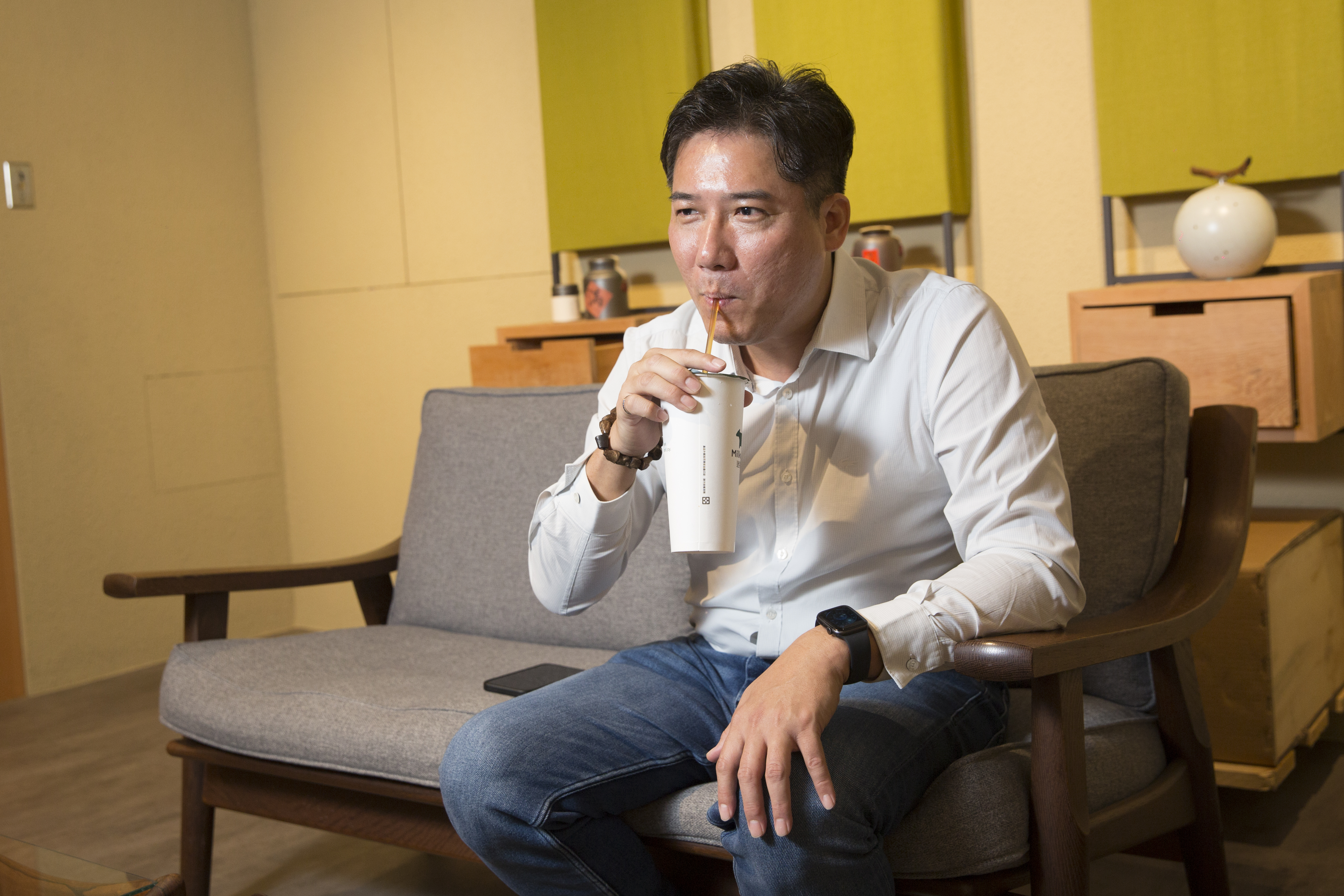 1天要喝至少3杯自家茶飲的林建燁認為，賣手搖飲得做自己敢喝的飲料。