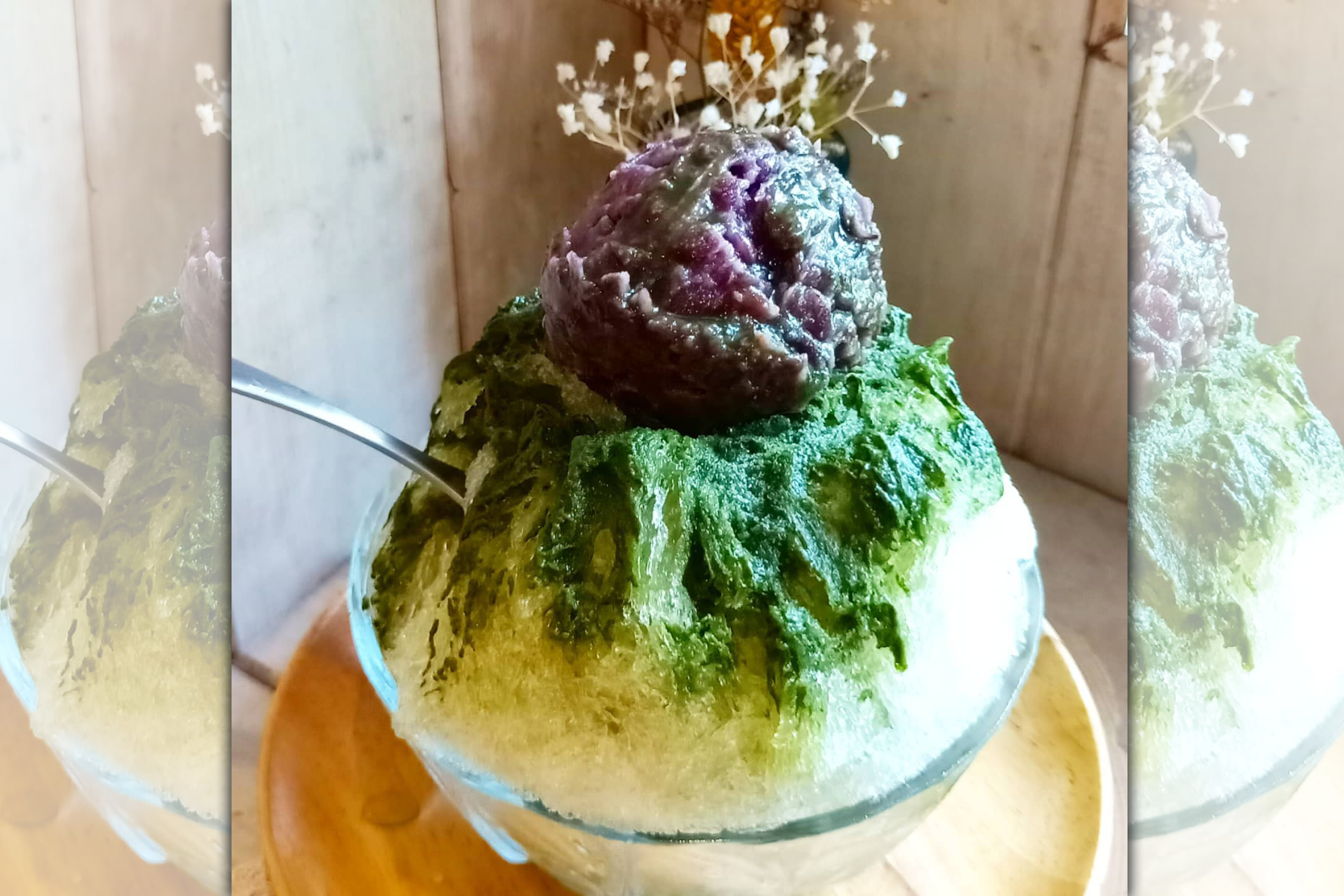 精選四季春、鐵觀音煮成茶漿，配上蜜漬紅豆。（慕淳日式刨冰提供）