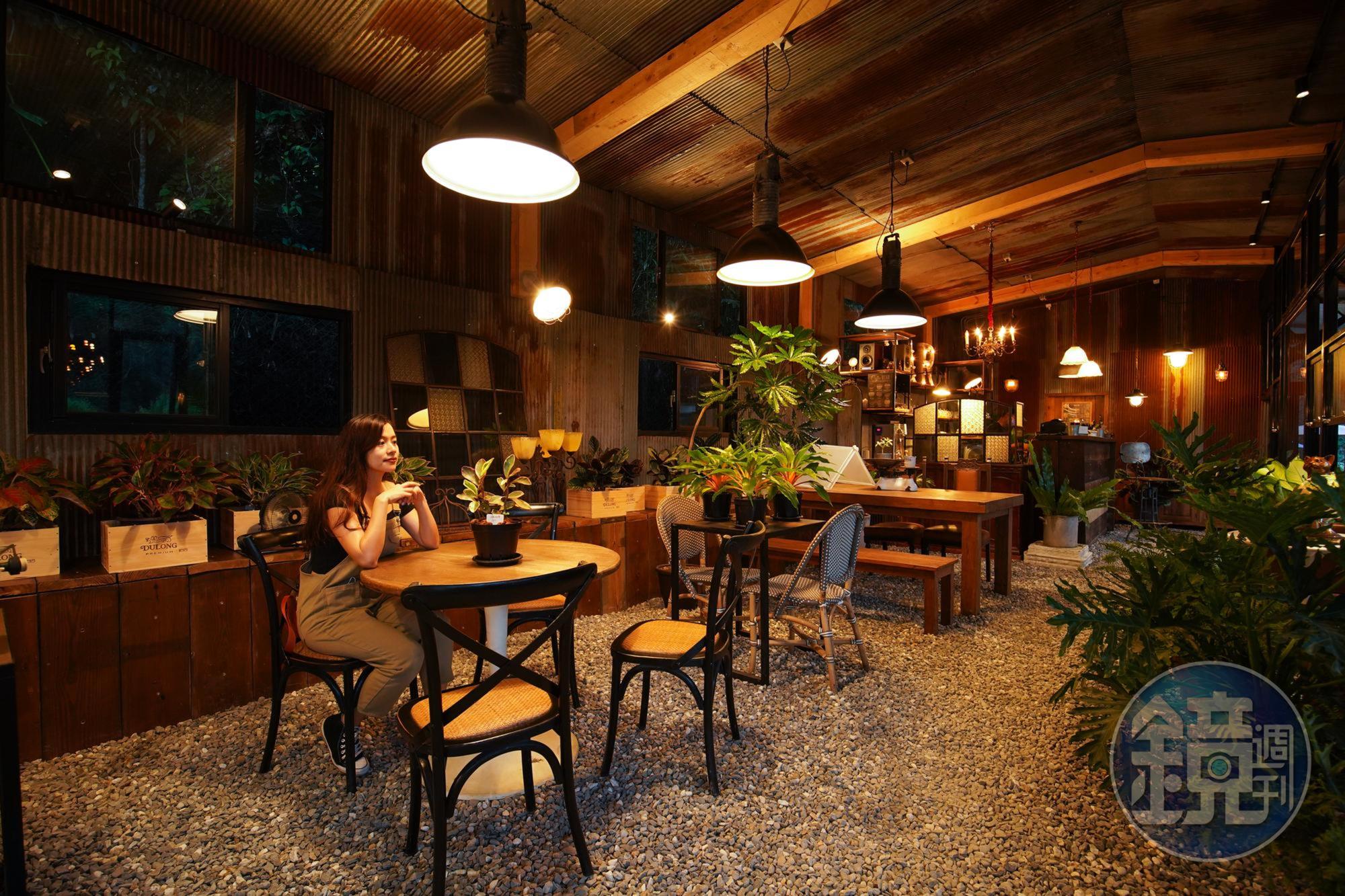 野人花園是一間結合咖啡與輕食的植物選物店,植栽都能買回家。