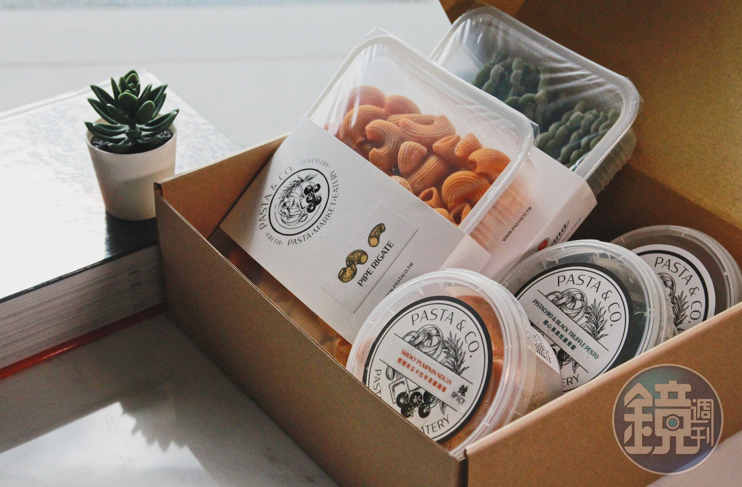 萬聖節手工義大利麵DIY禮盒極具質感，堪稱義大利麵界精品。（1,980元／8人份）