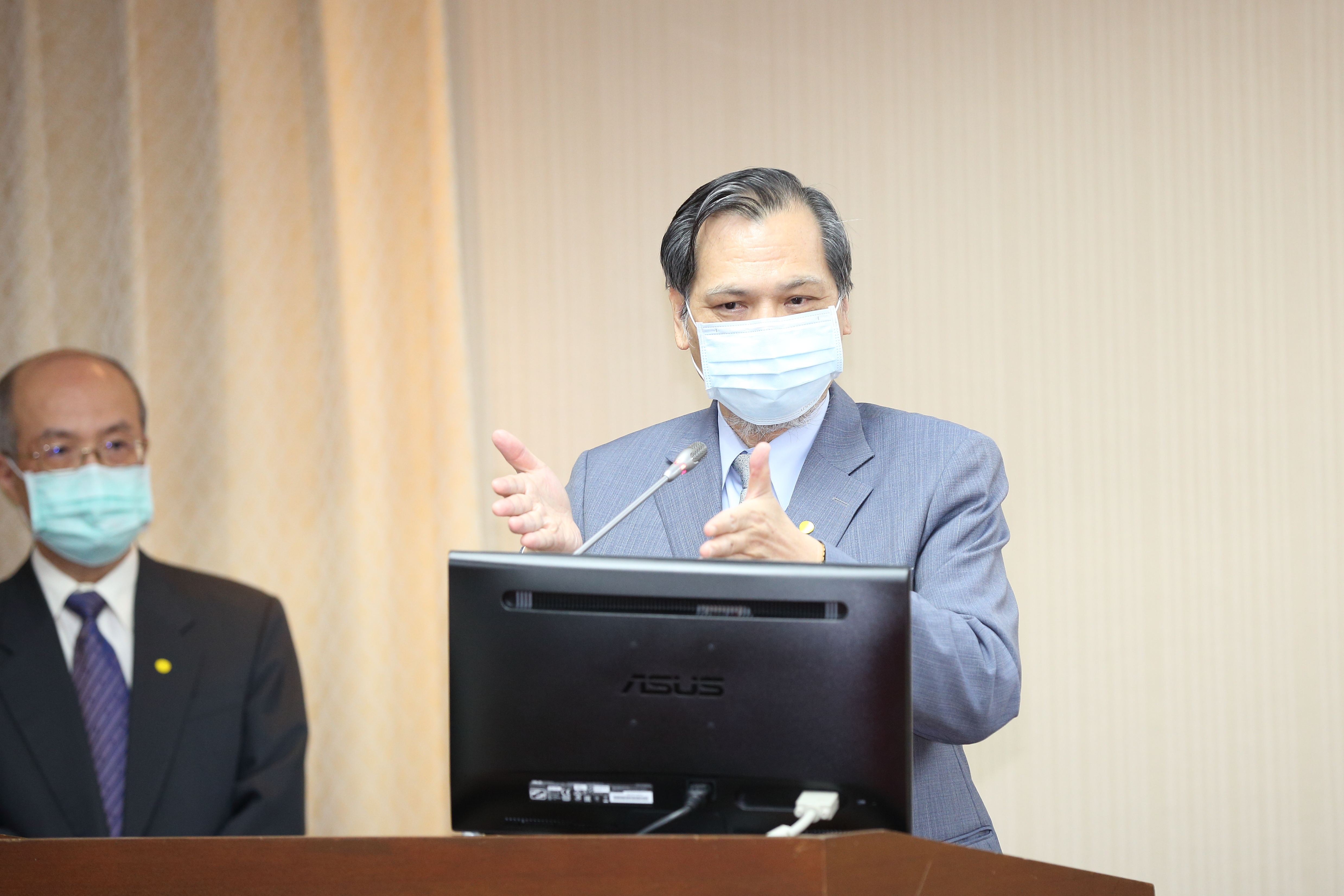 退將稱東沙上空為國際空域，國安局長陳明通打臉強調，東沙就是我們領土，領海延伸上空就是領空。（本刊資料照）