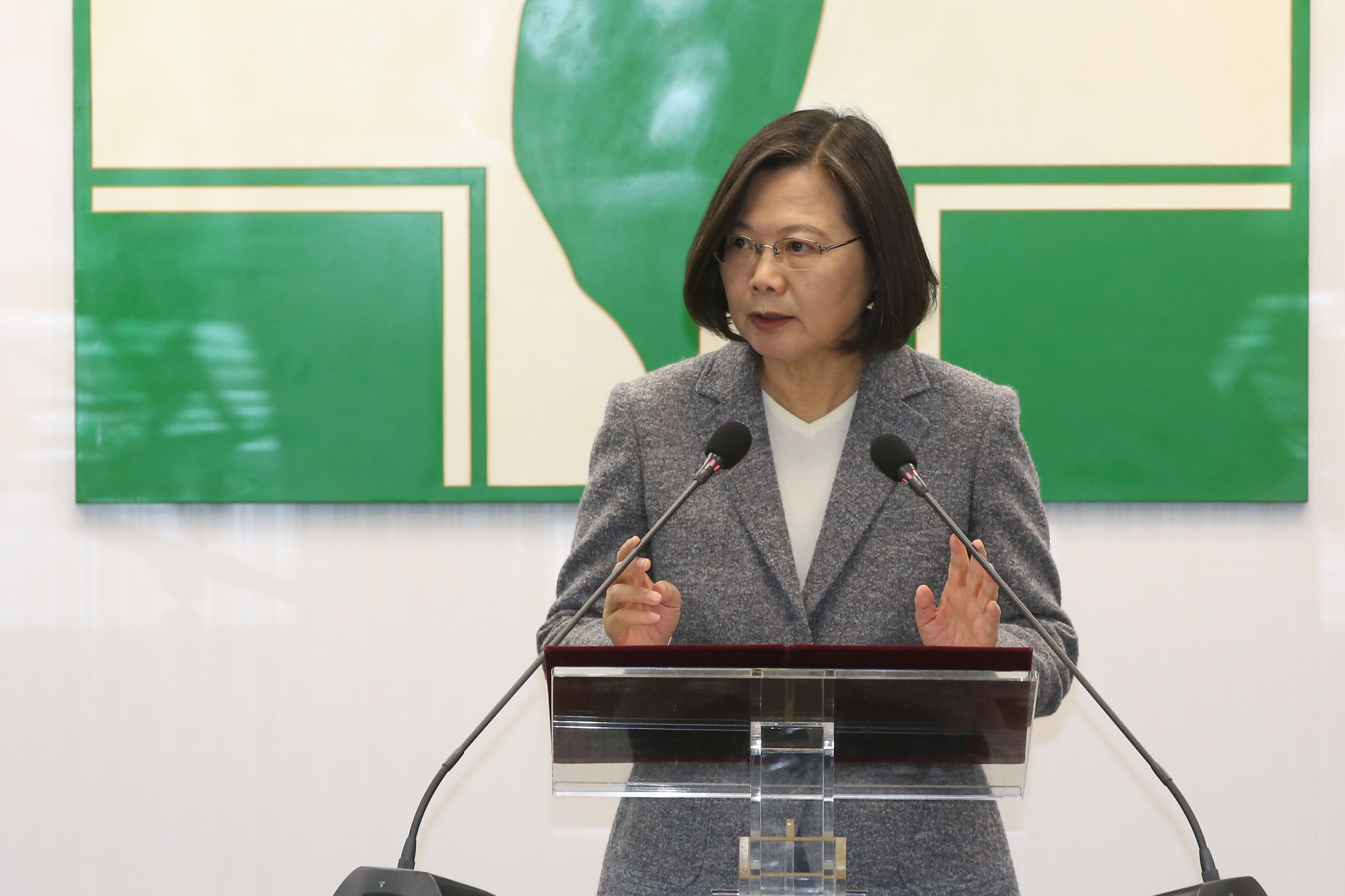 蔡英文針對黃國書引發的線民風波，在黨內中常會重提轉型正義初衷。（本刊資料照）