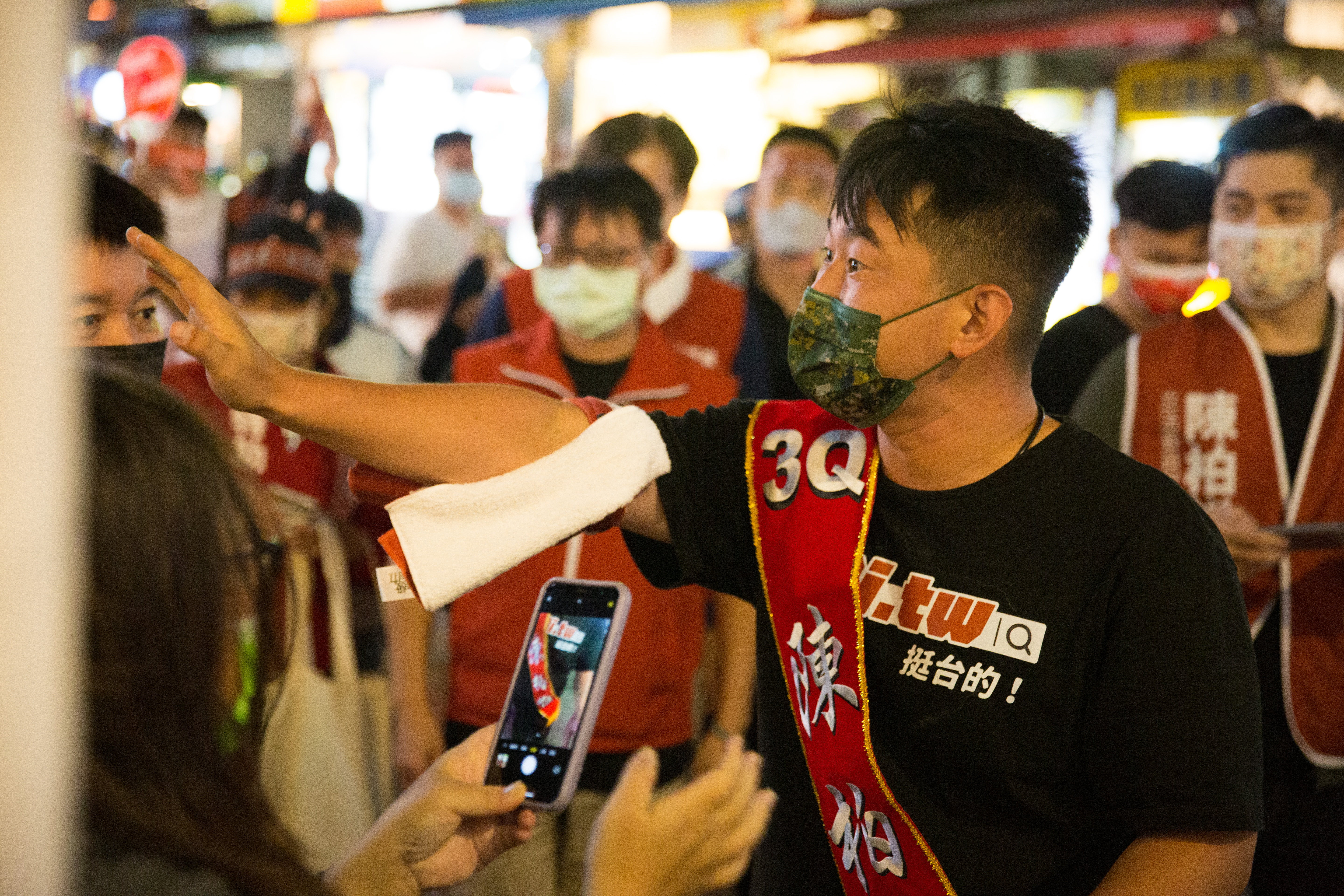 陳柏惟被爆料聘任親哥當公費助理，台灣基進發出回應駁斥該消息。