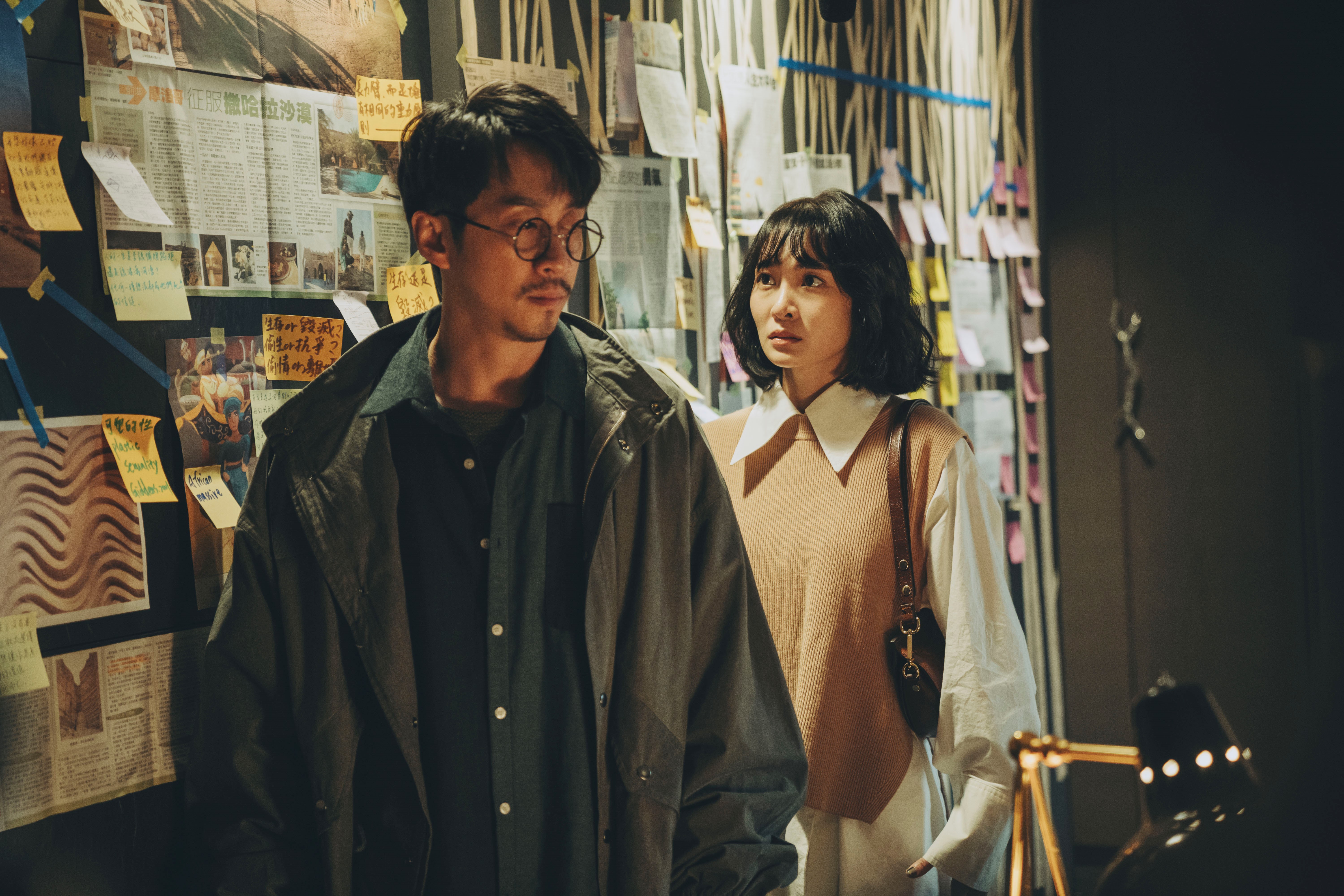 李亦捷（右）與陳漢典在《2049》飾演關係失和的夫妻。（瀚草影視提供）