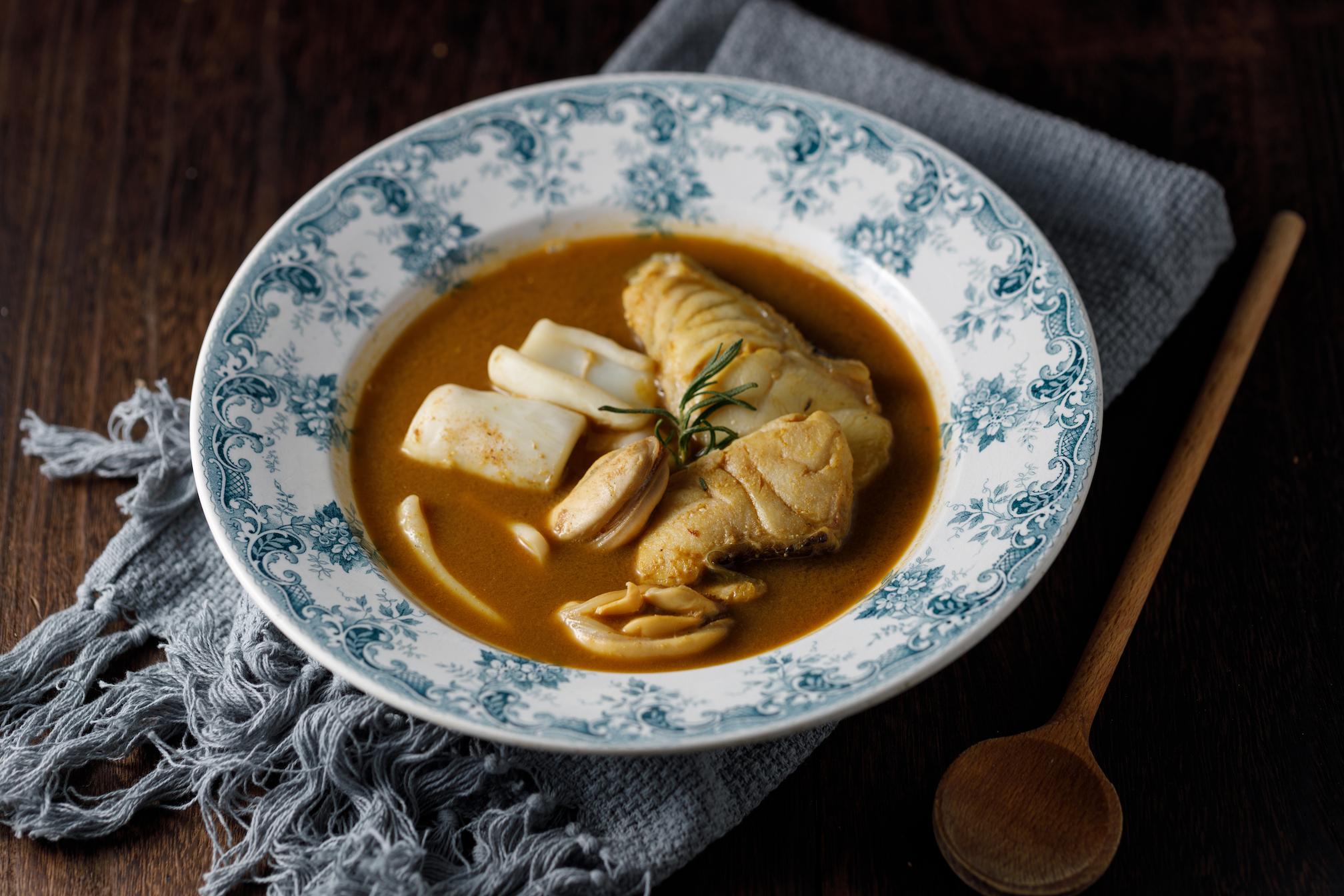 台東人氣餐廳「Sinasera 24」招牌的「長濱馬賽魚湯」，現在也做成可宅配到府的冷凍調理包。