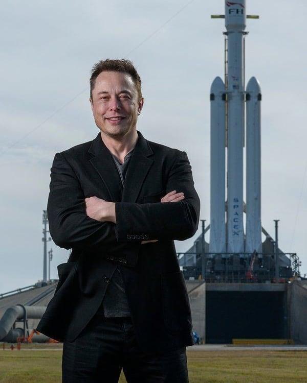馬斯克面對網友的提問，大方分享自己最愛的動漫作品。（翻攝Elon Musk IG）