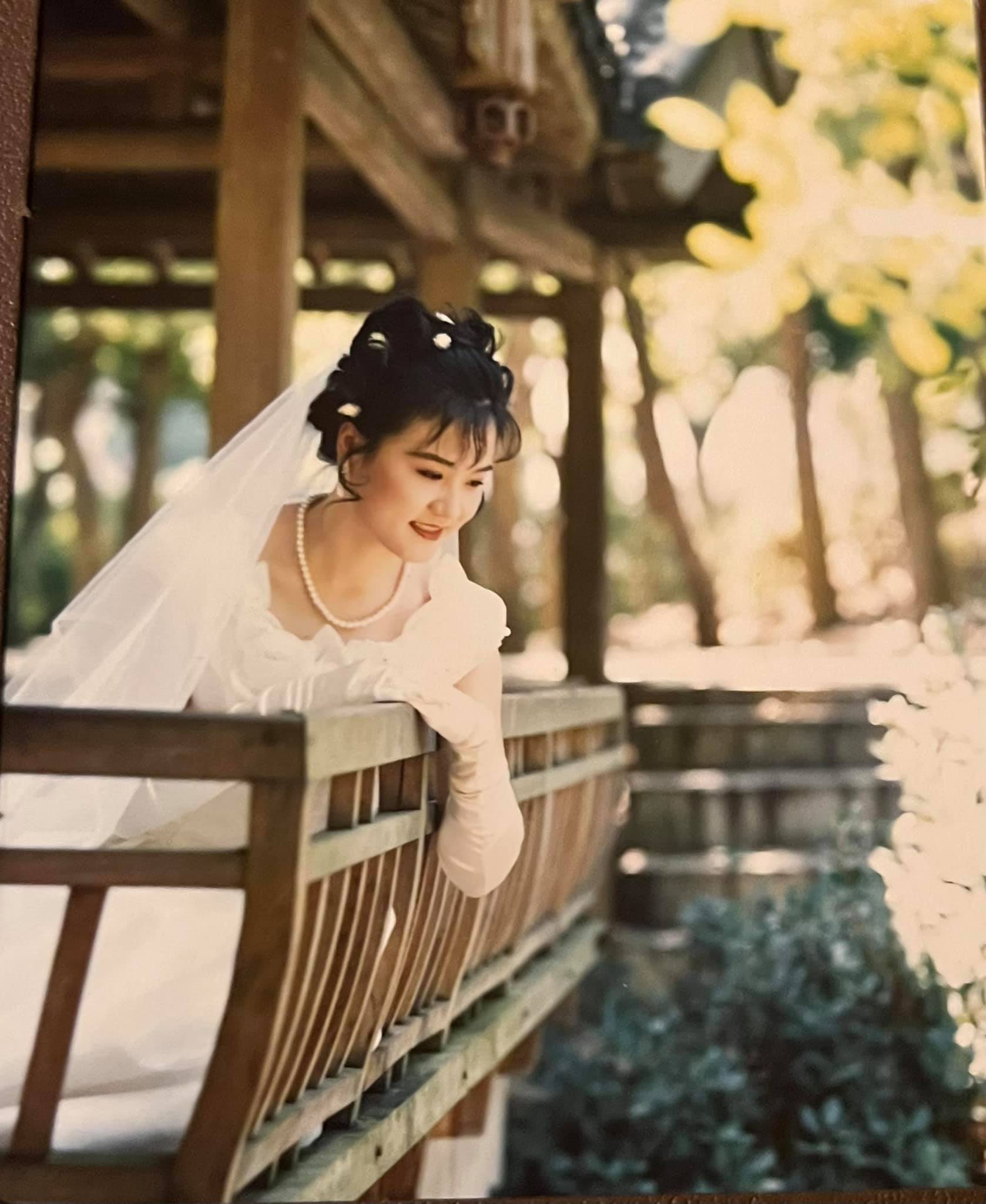 老婆的婚紗照。