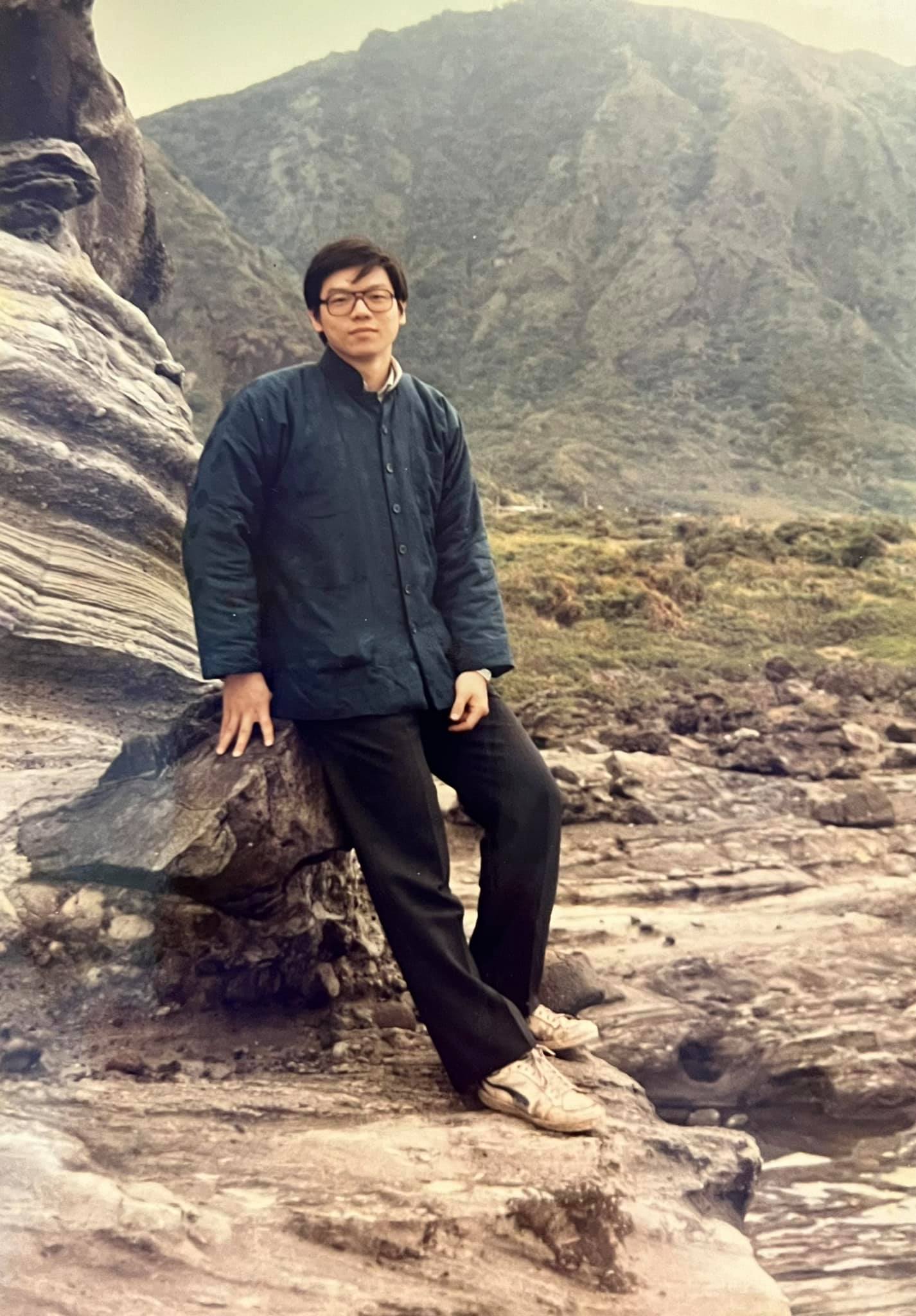 大學畢業要實習前，就喜歡穿藍襖。
