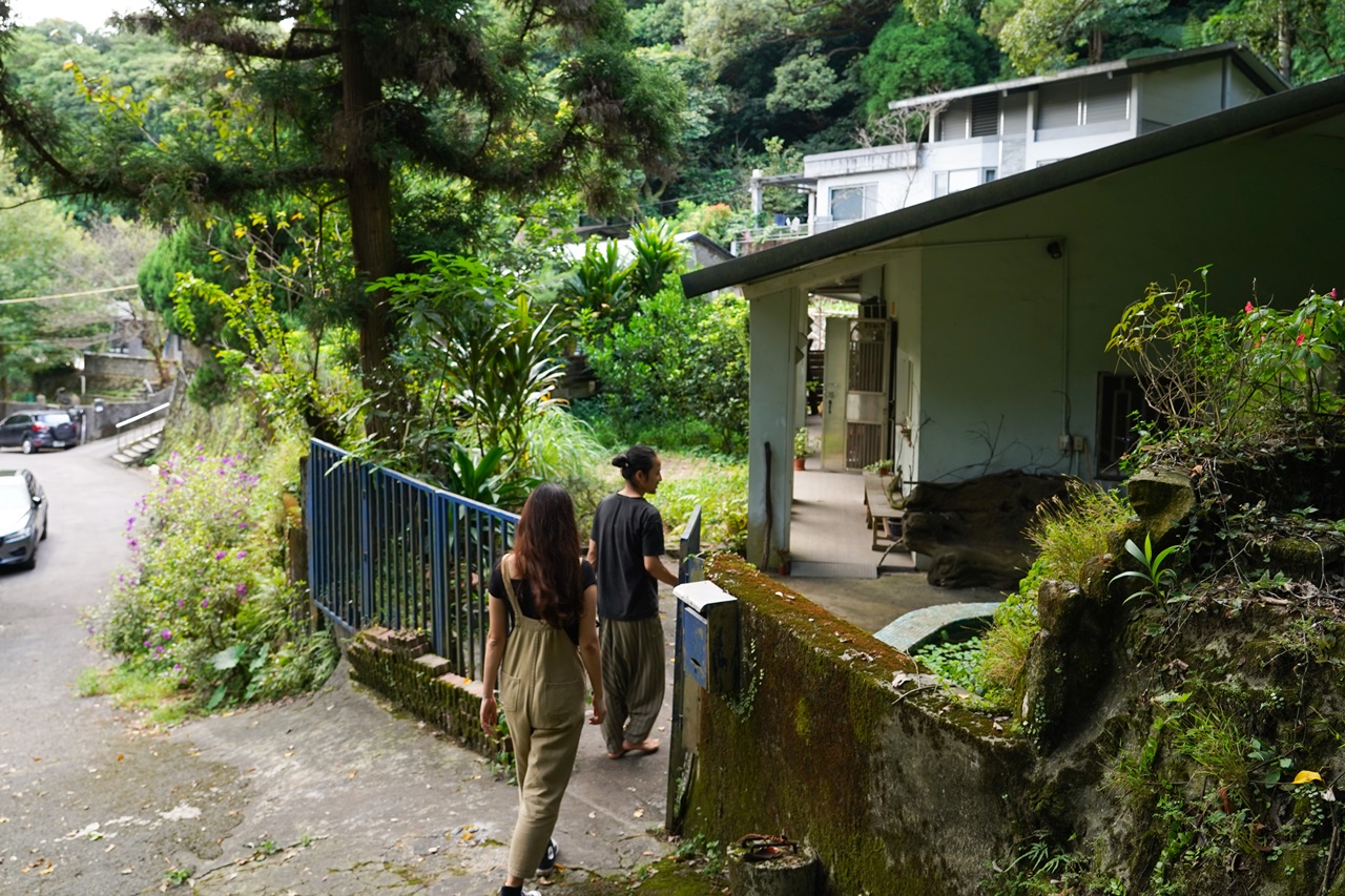 山中小屋是茶藝館也是張益銓的起居室。