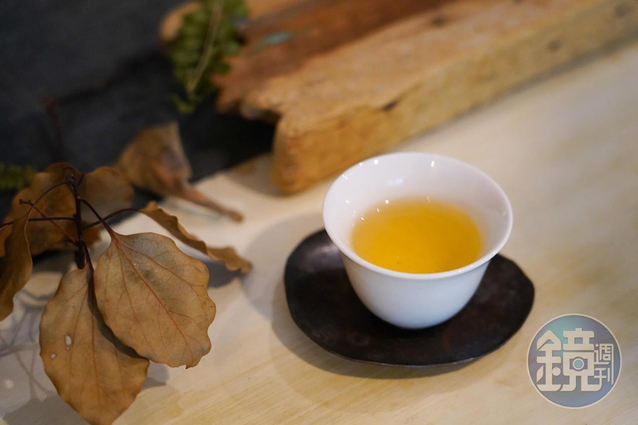 張益銓將茶形容成「人」, 每杯都有不同的個性。