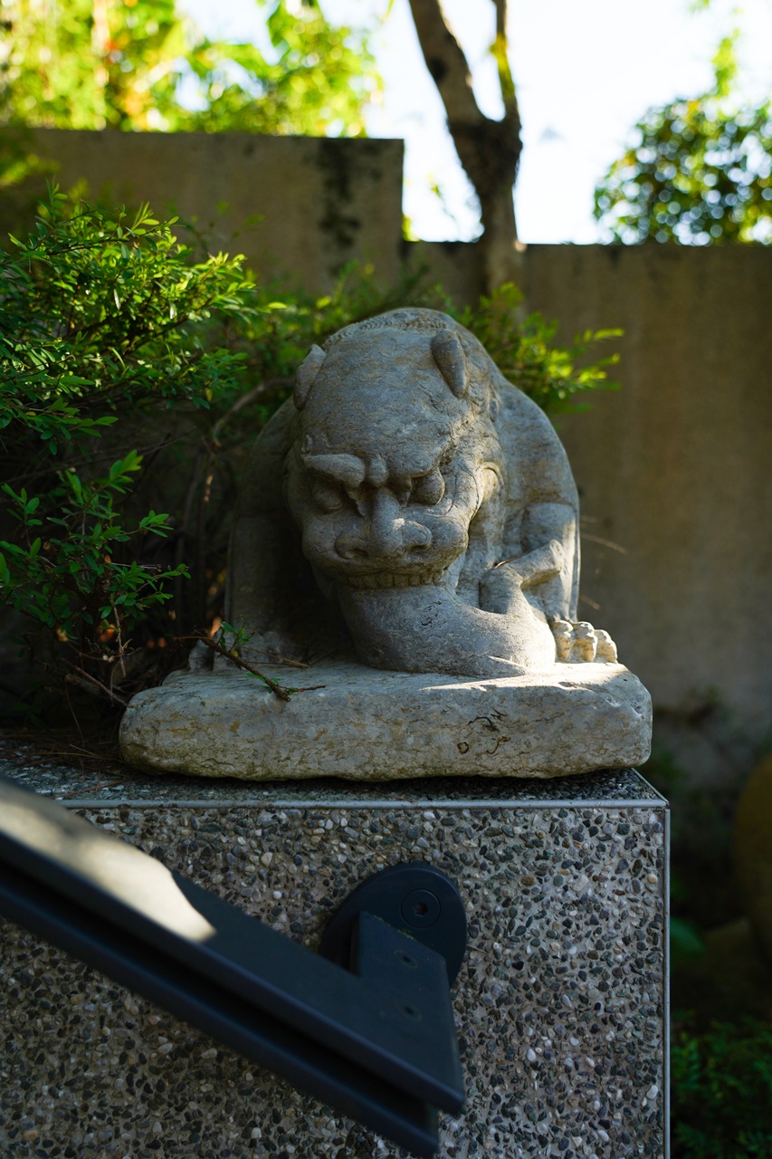 活靈活現的小石獅為園區增添朝氣。 