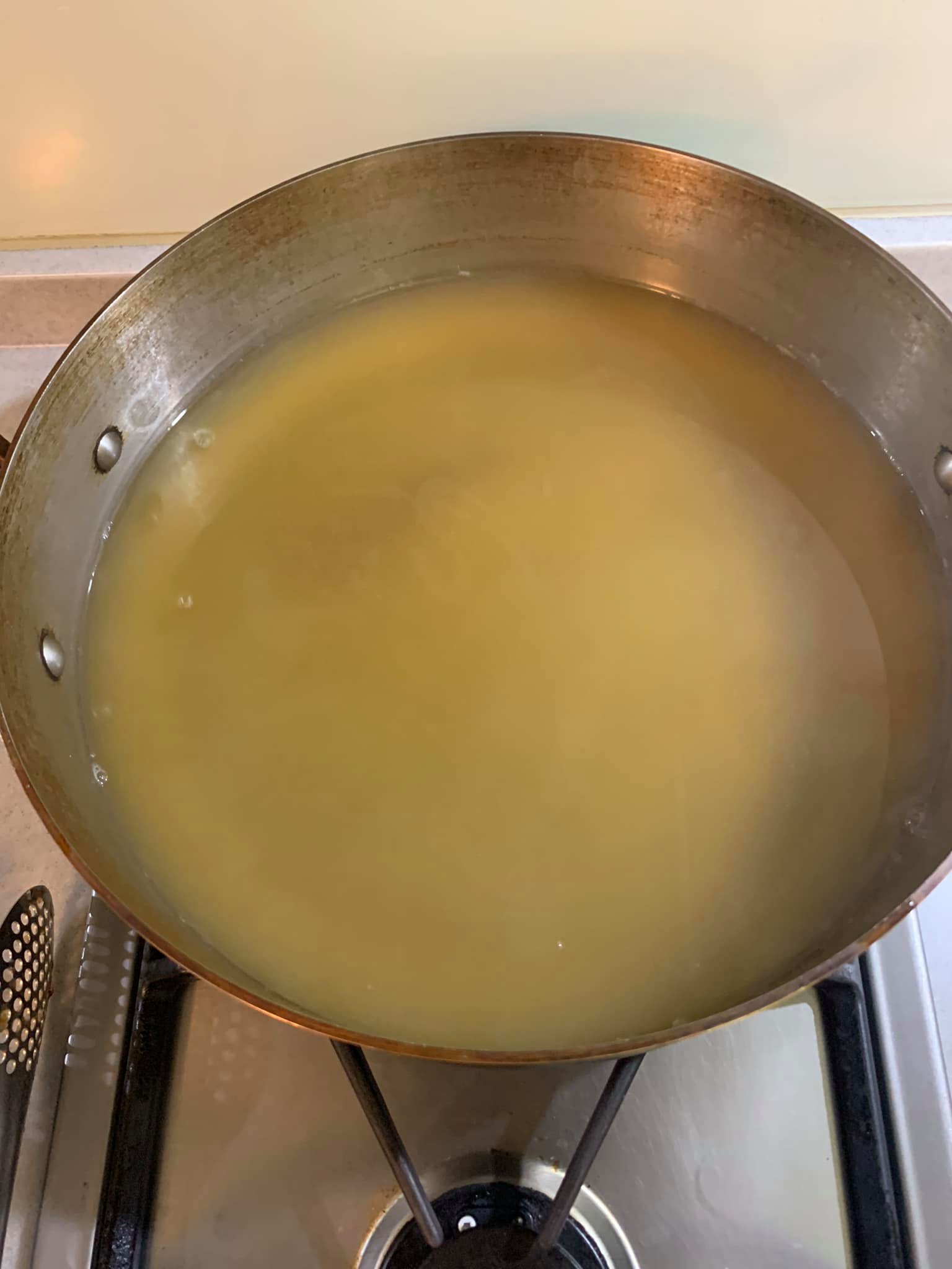 得到一鍋柴魚高湯。