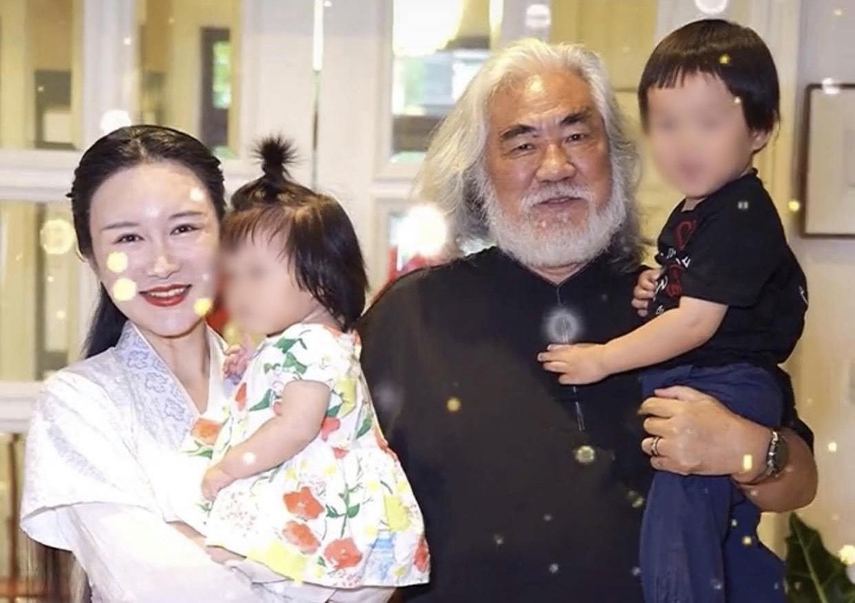 張紀中5年前娶助理杜星霖入門,兩人生有一子一女。(圖/翻攝自新浪微博)