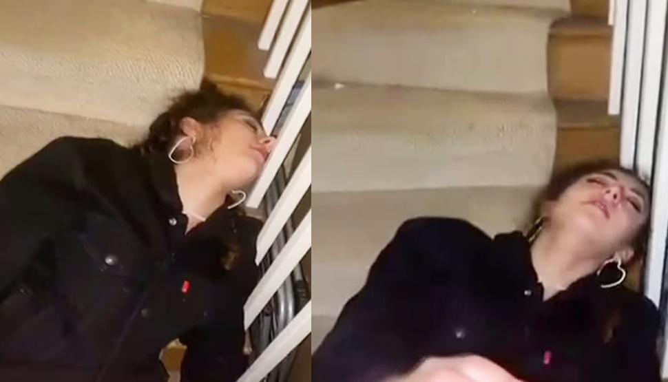 英國一名女大生日前和好友到夜店狂歡,沒想到竟遭陌生男子下藥,返家後她整個人癱軟、失去意識。(翻攝自 The Sun 畫面)