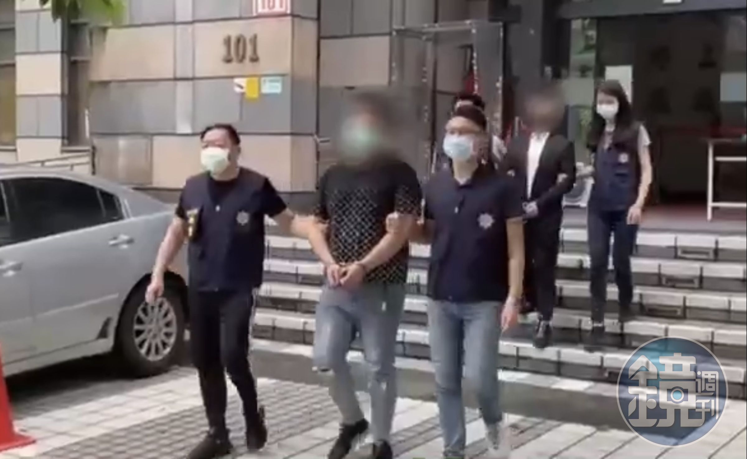 警方偵訊後將蔣男依妨害公務及殺人未遂等罪嫌移送法辦。（翻攝畫面）