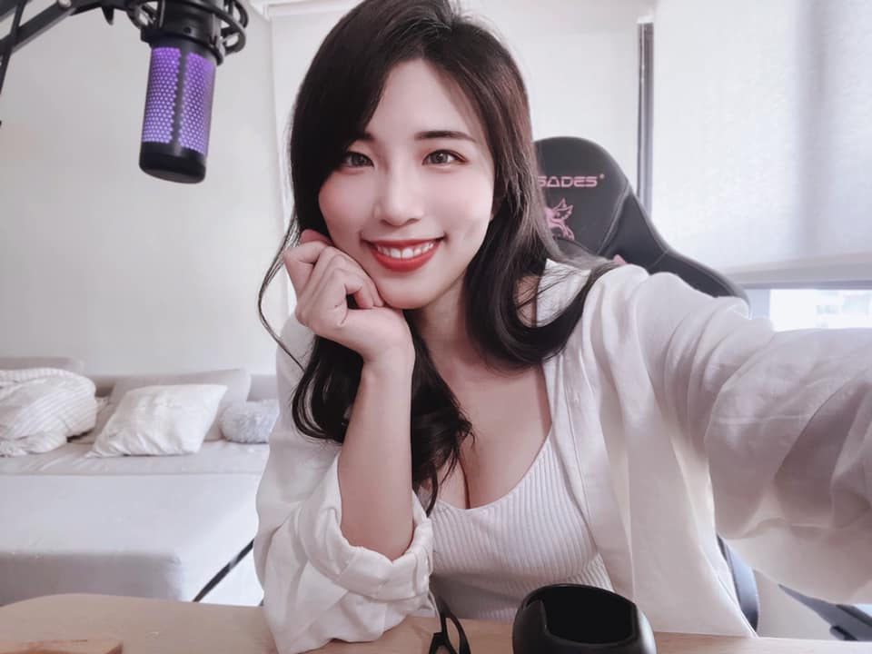 小墨手上握有自己被換臉的影片,準備提告當作證據。(翻攝自小墨粉專)