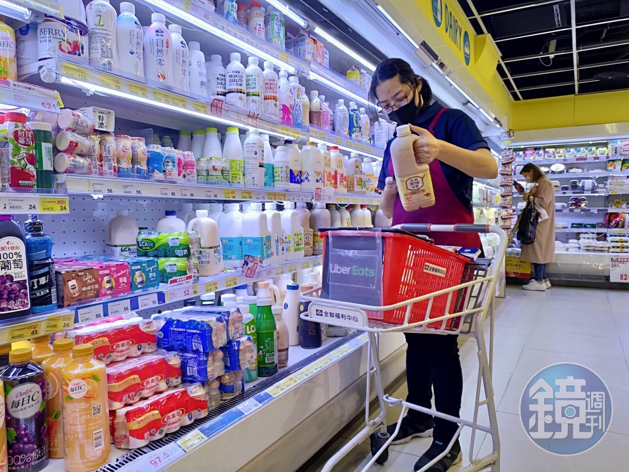 全聯宣布收購大潤發股權,交易案預計明年中完成,屆時台灣零售市場將重新洗牌。