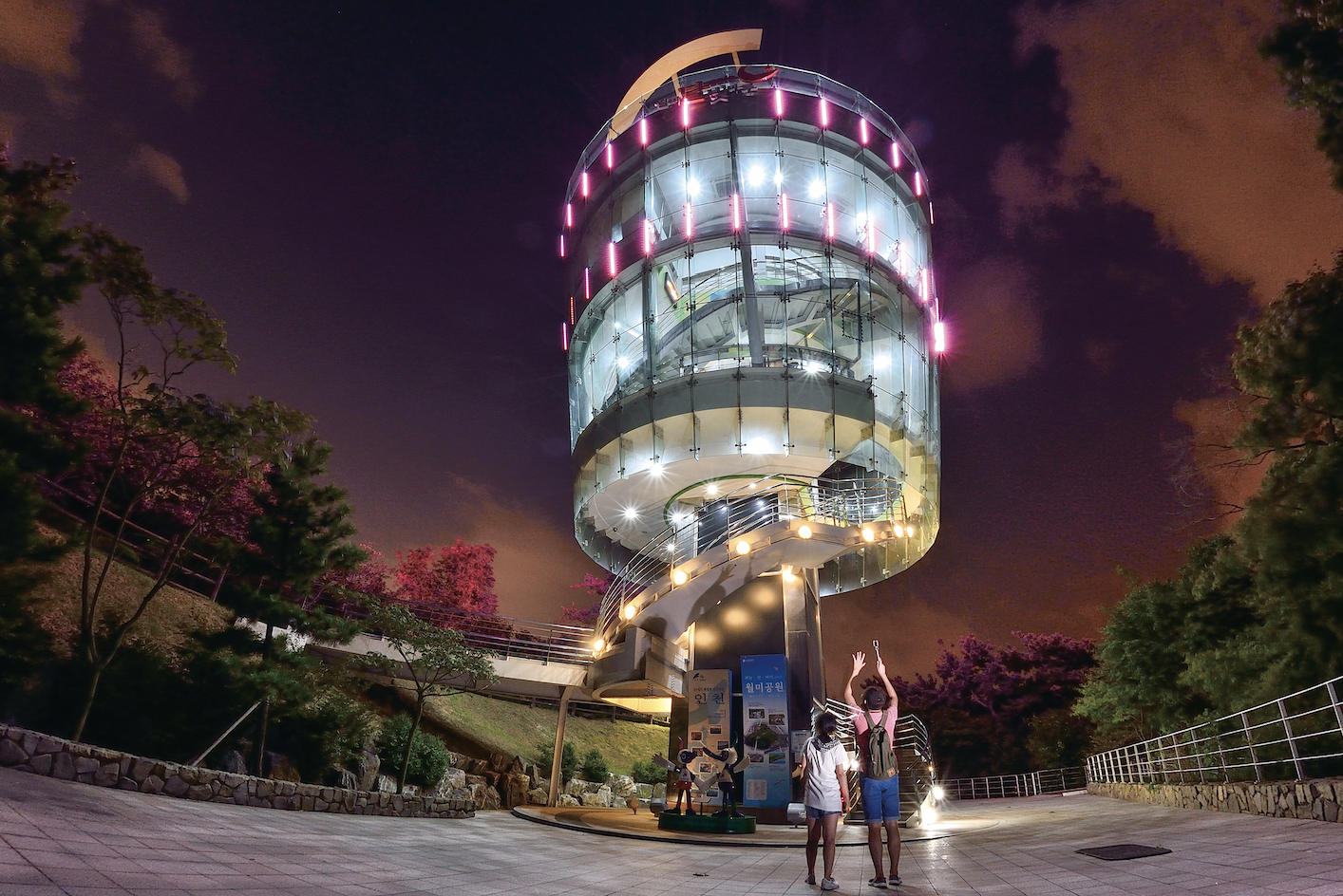月尾公園展望台也是看夜景的好去處。