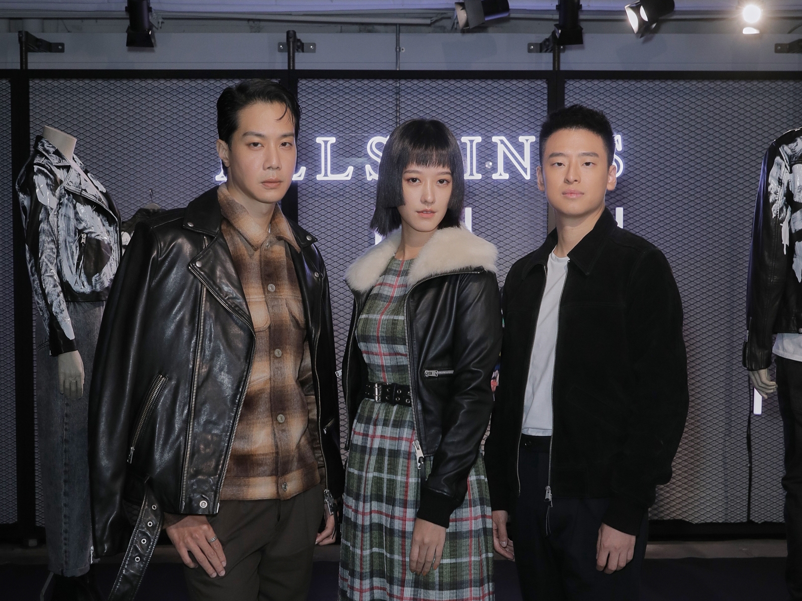薛仕凌（左起）、孟耿如、周世雄3人齊為ALLSAINTS彩繪皮衣慈善義賣記者會站台。（ALLSAINTS提供）