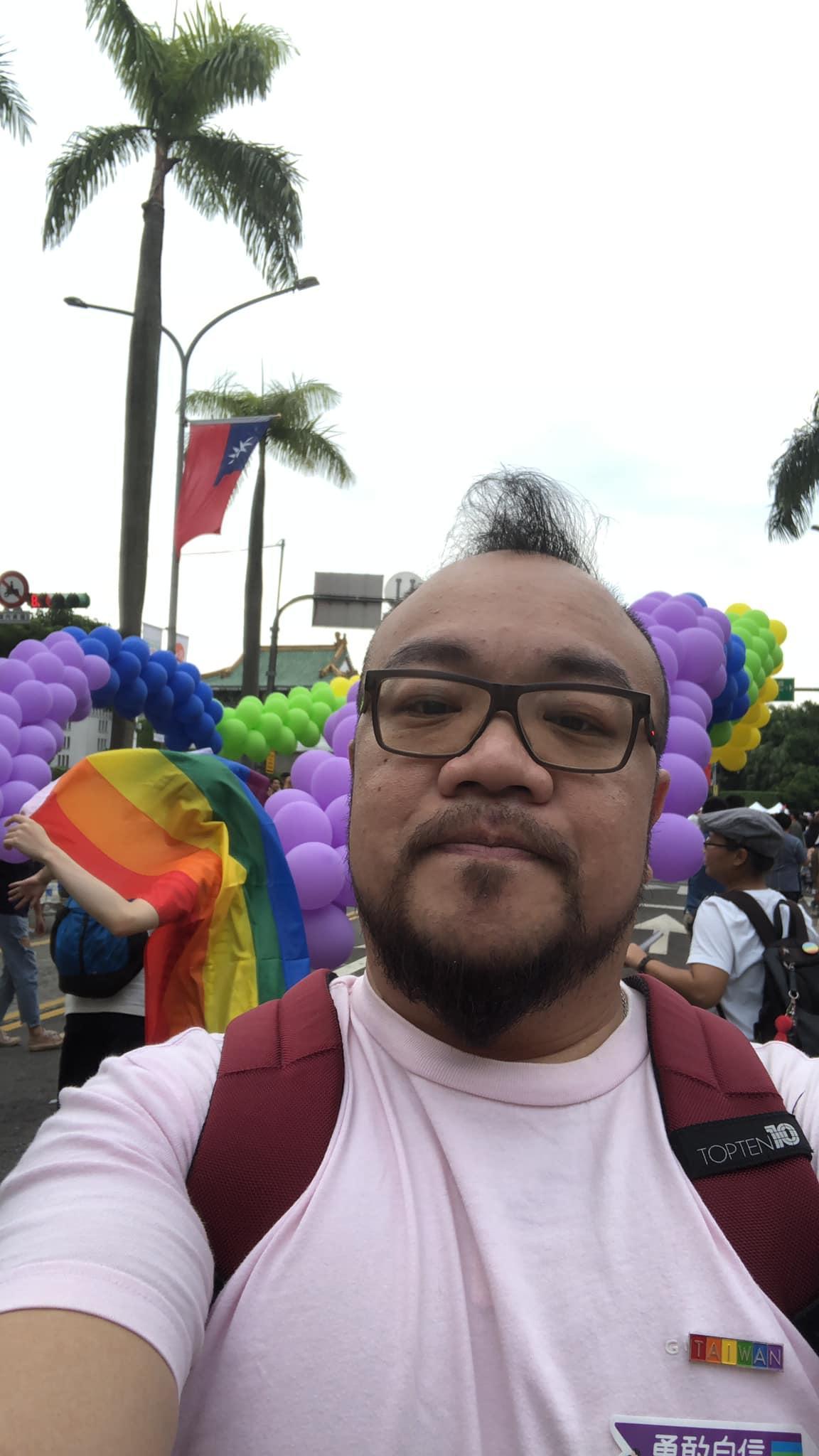 葉天倫去年開了Youtube節目《葉天倫試片室》,重拾主持魂。(翻攝自葉天倫臉書)
