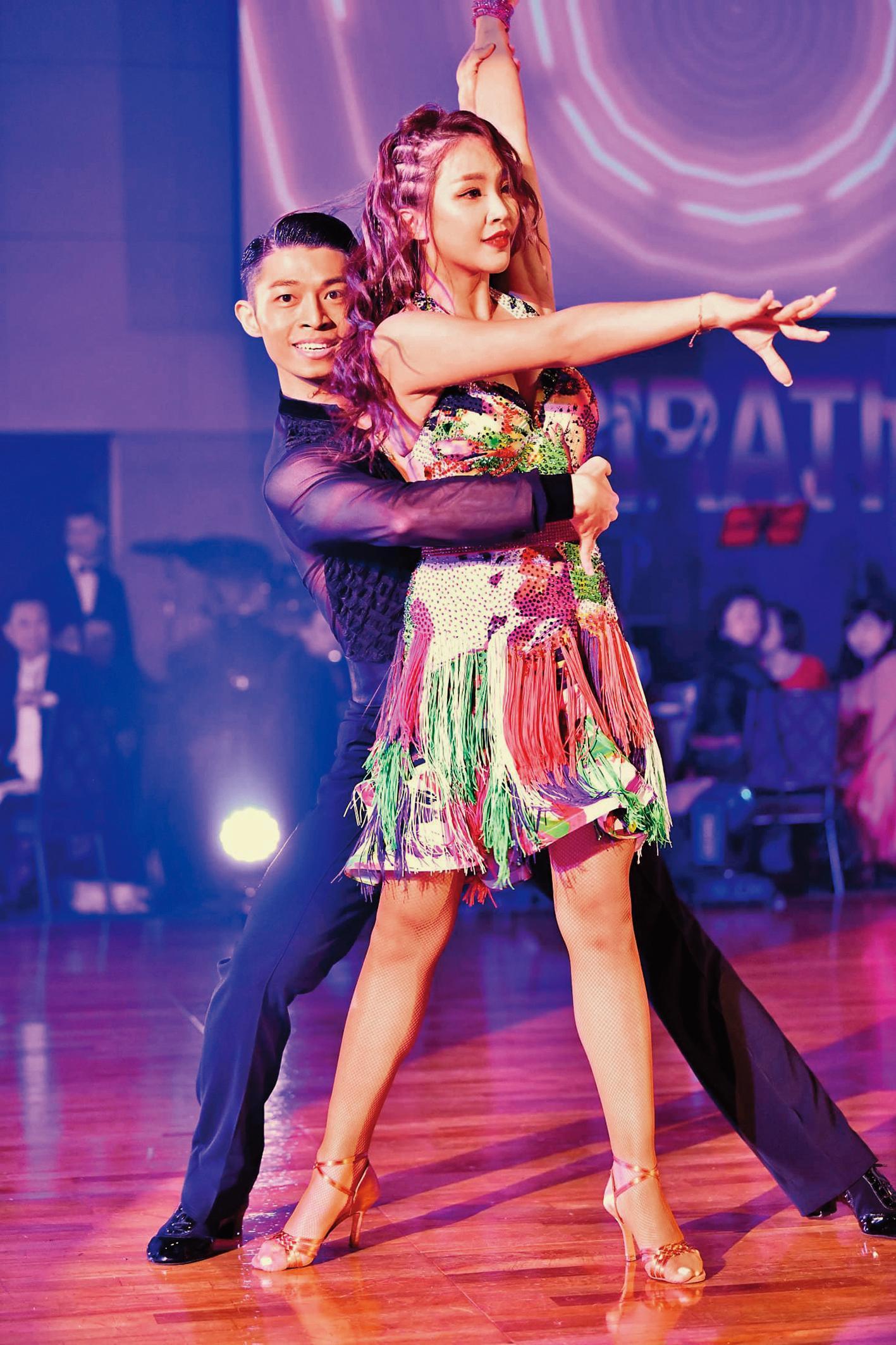 賴慧如為了上節目勤練國標舞,並與國標舞老師劉家銘建立不錯的默契和感情。(翻攝自賴慧如臉書)