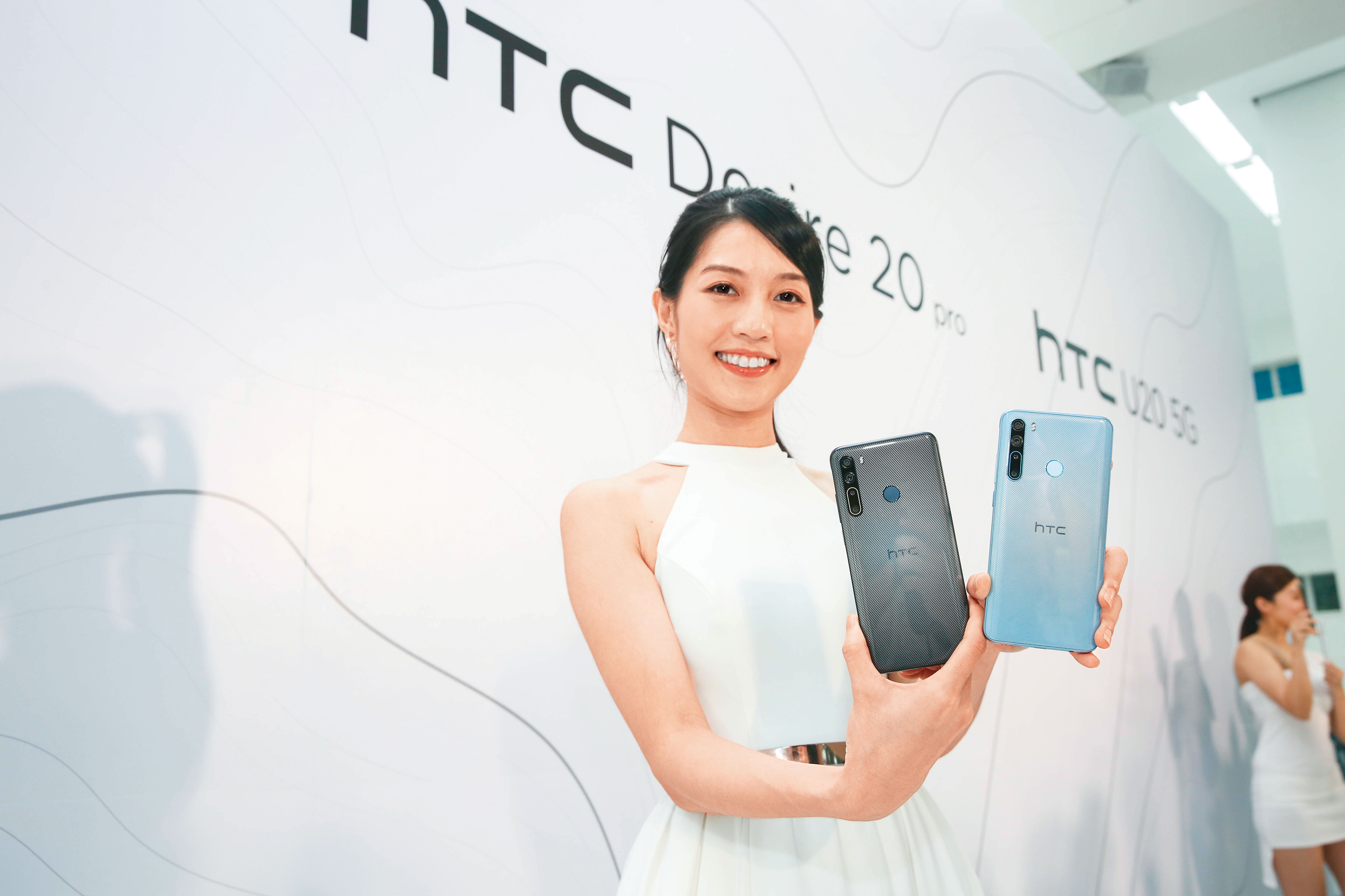 未來宏達電的VR眼鏡如何結合手機應用,備受關注。