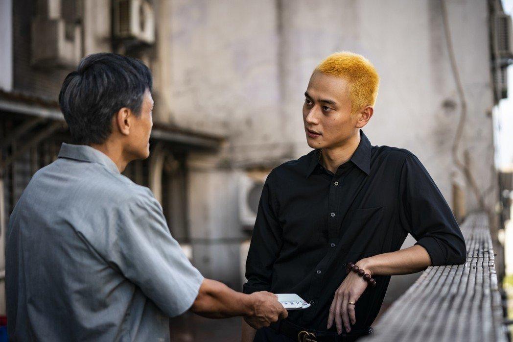 劉冠廷(右)與陳以文(左)都因鍾孟宏電影《陽光普照》獲金馬獎,此次也在鍾孟宏新片《瀑布》回歸演出。(本地風光提供)