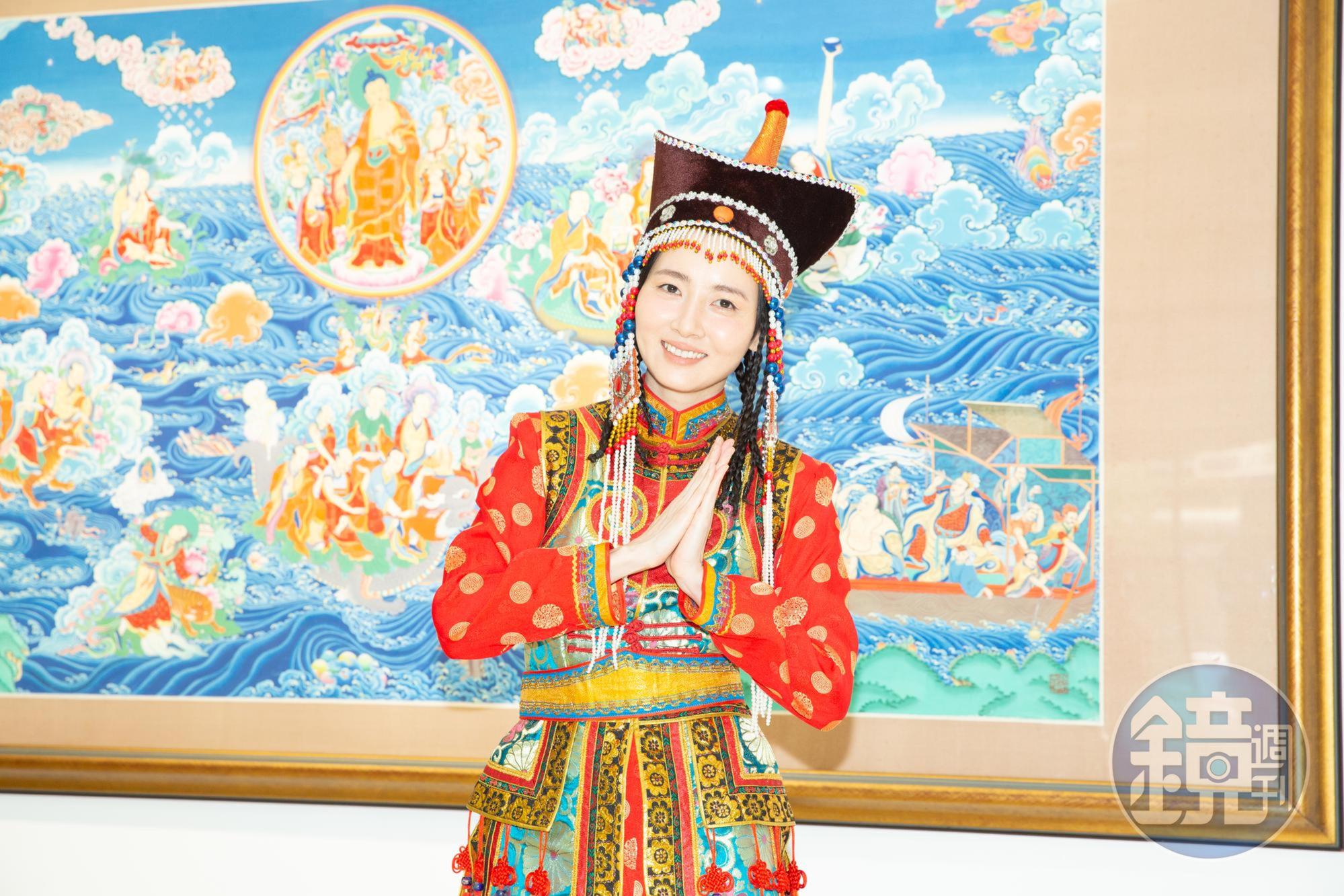 饒星星在蒙古國工作時曾因髮型用品及香水不慎吸引蜜蜂圍繞，慘遭叮螫。