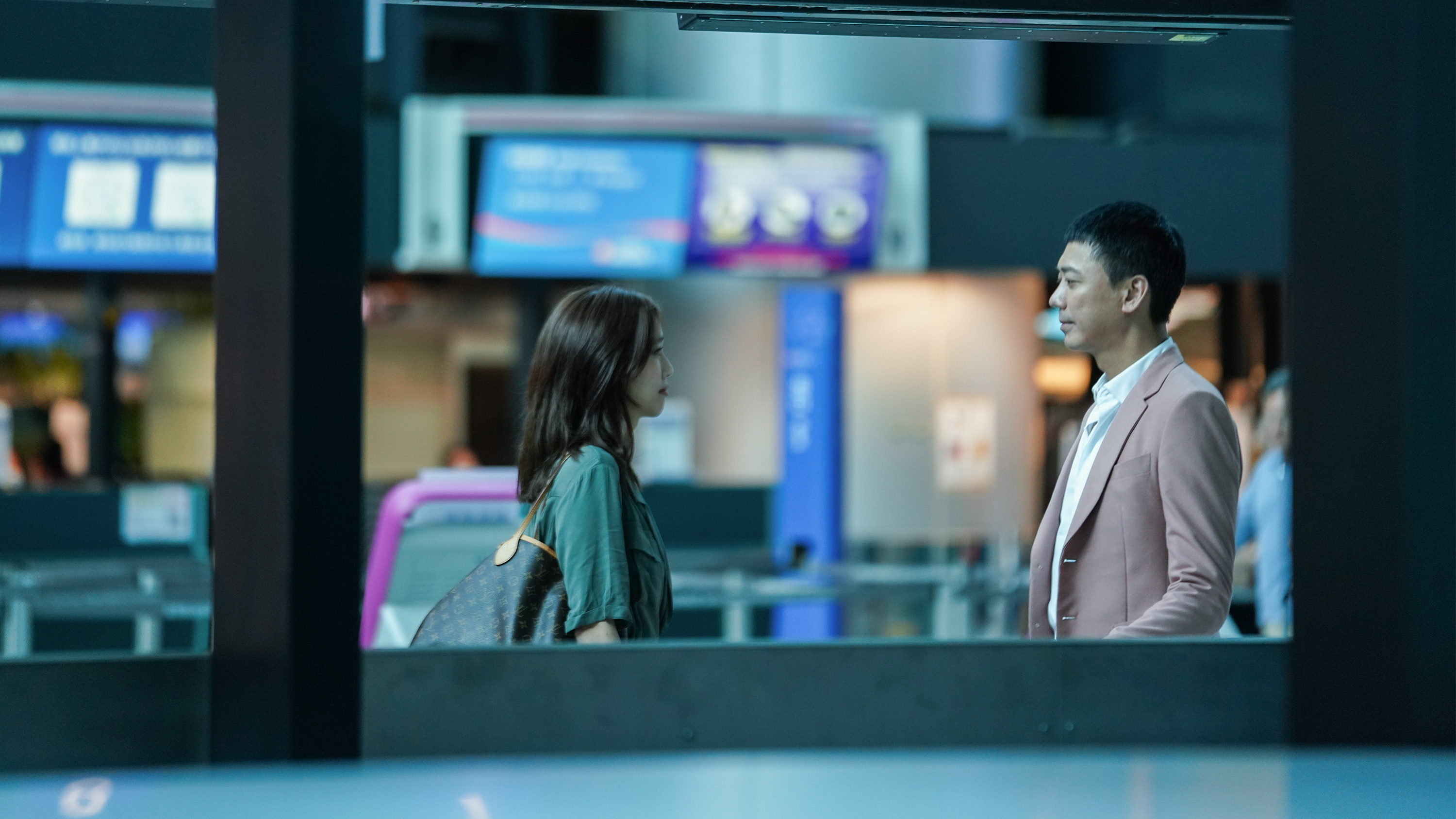 信與陳庭妮在片中有重要對手戲。（電影《青春弒戀》提供）