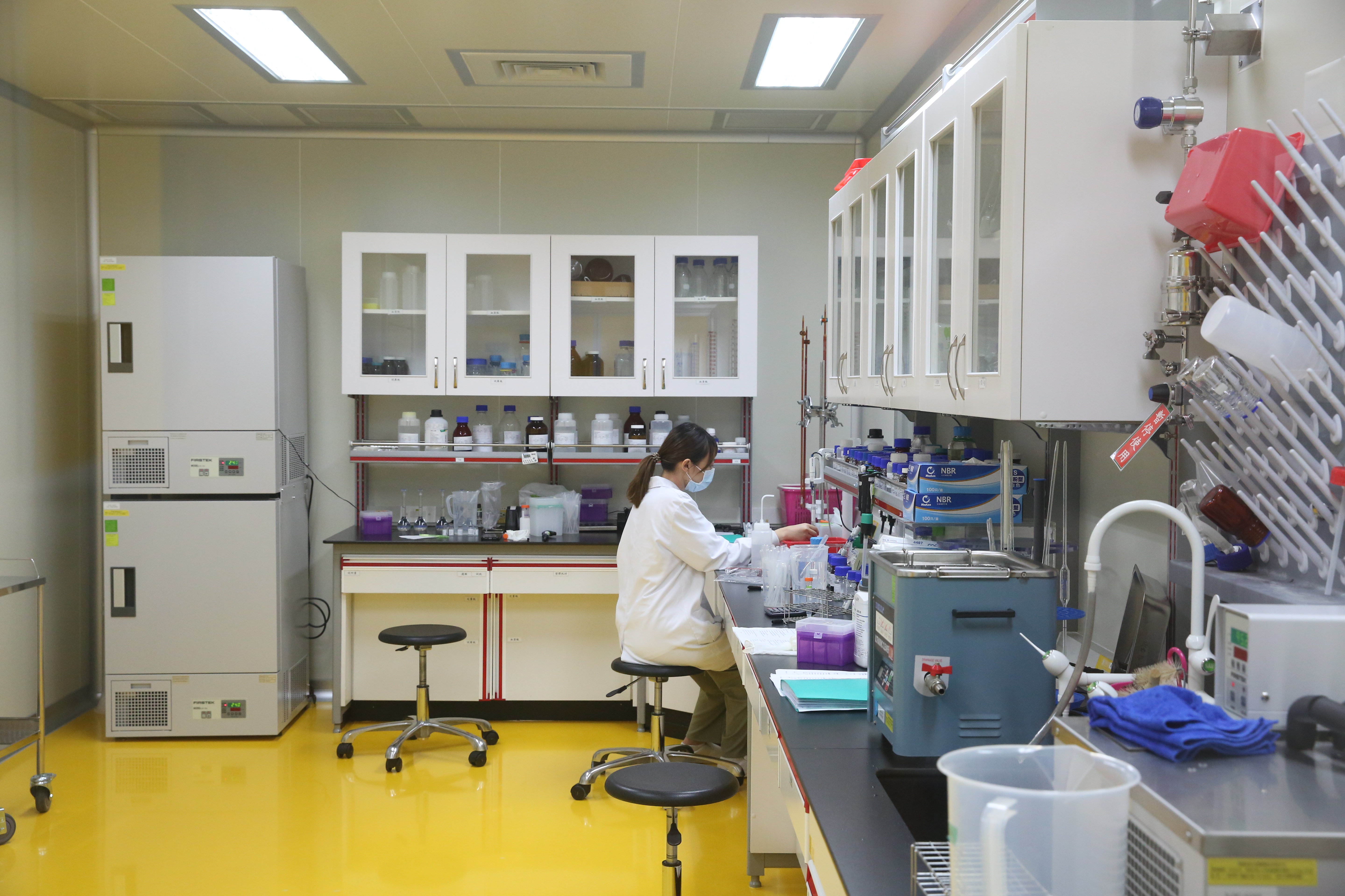 我國高端疫苗昨日證實，獲選為WHO團結試驗疫苗，將展開全球第三期臨床試驗。（本刊資料照）